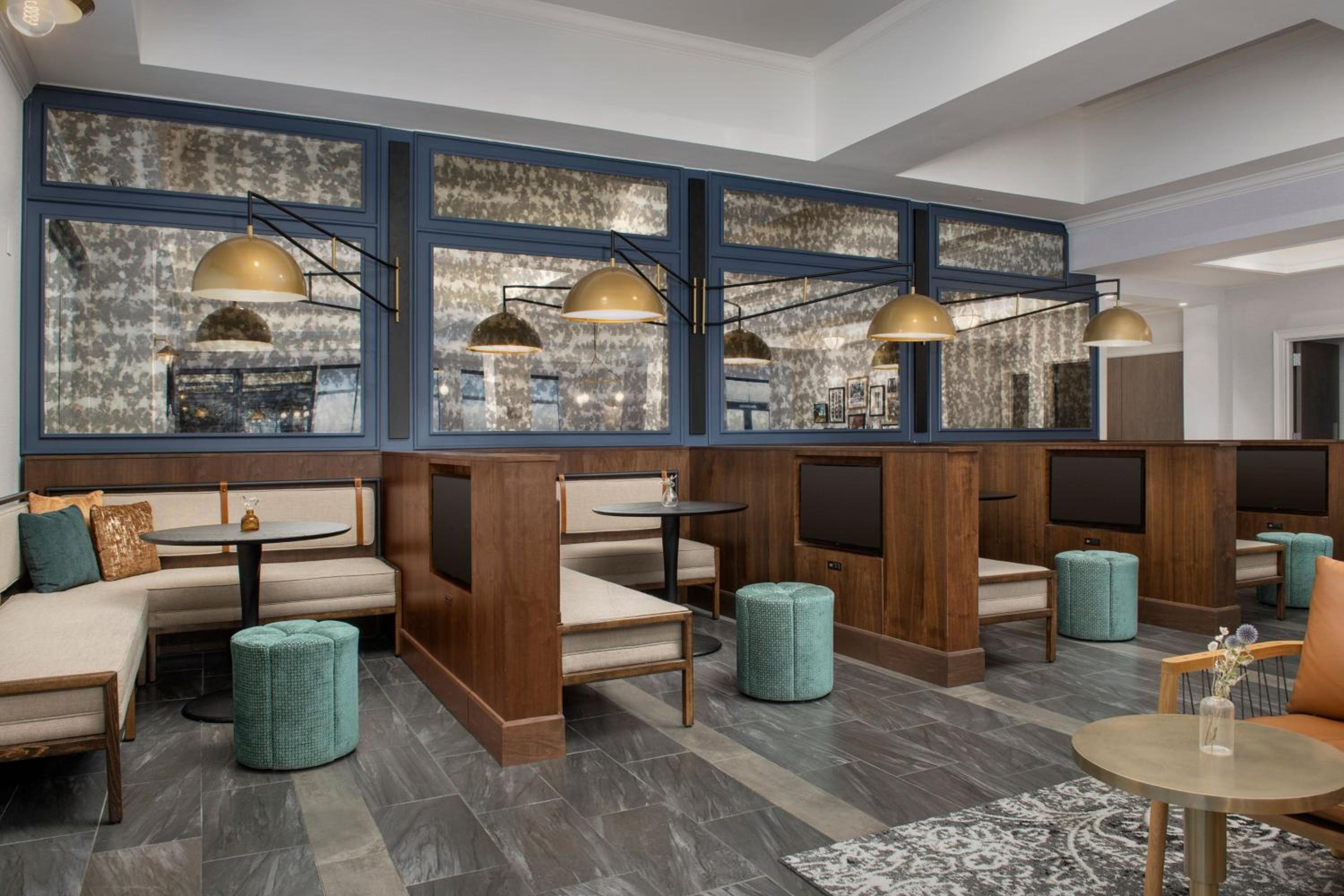 Courtyard by Marriott Savannah Downtown - Historic District