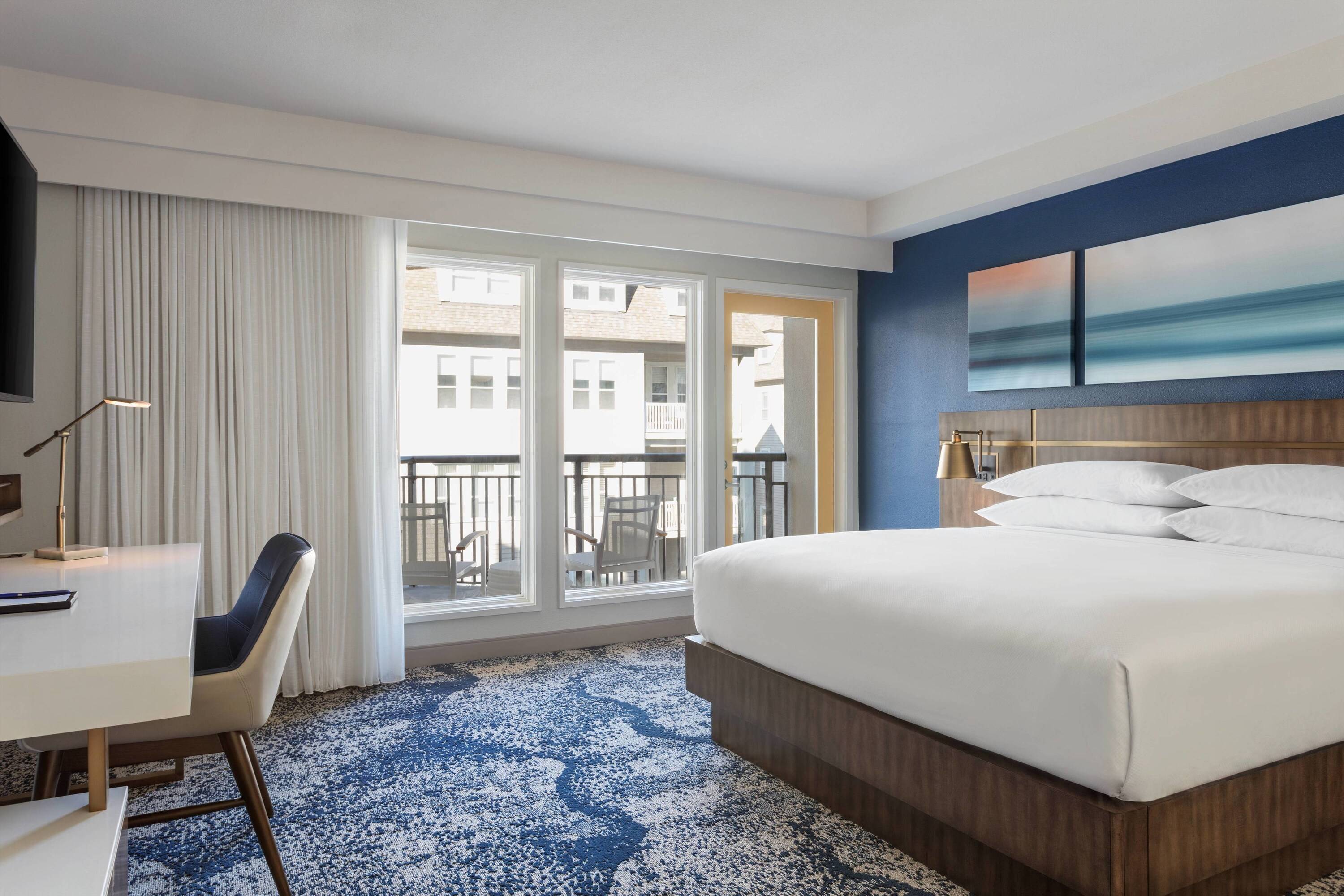 Delta Hotels by Marriott Virginia Beach Waterfront Suites