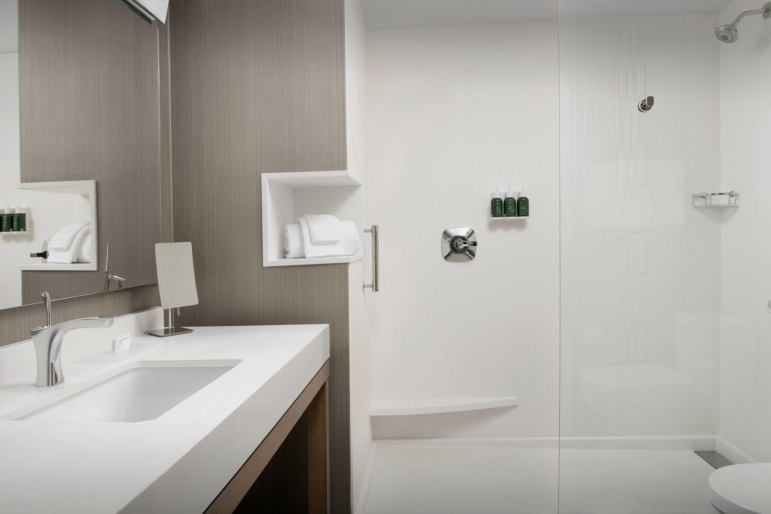 Courtyard by Marriott Portland East