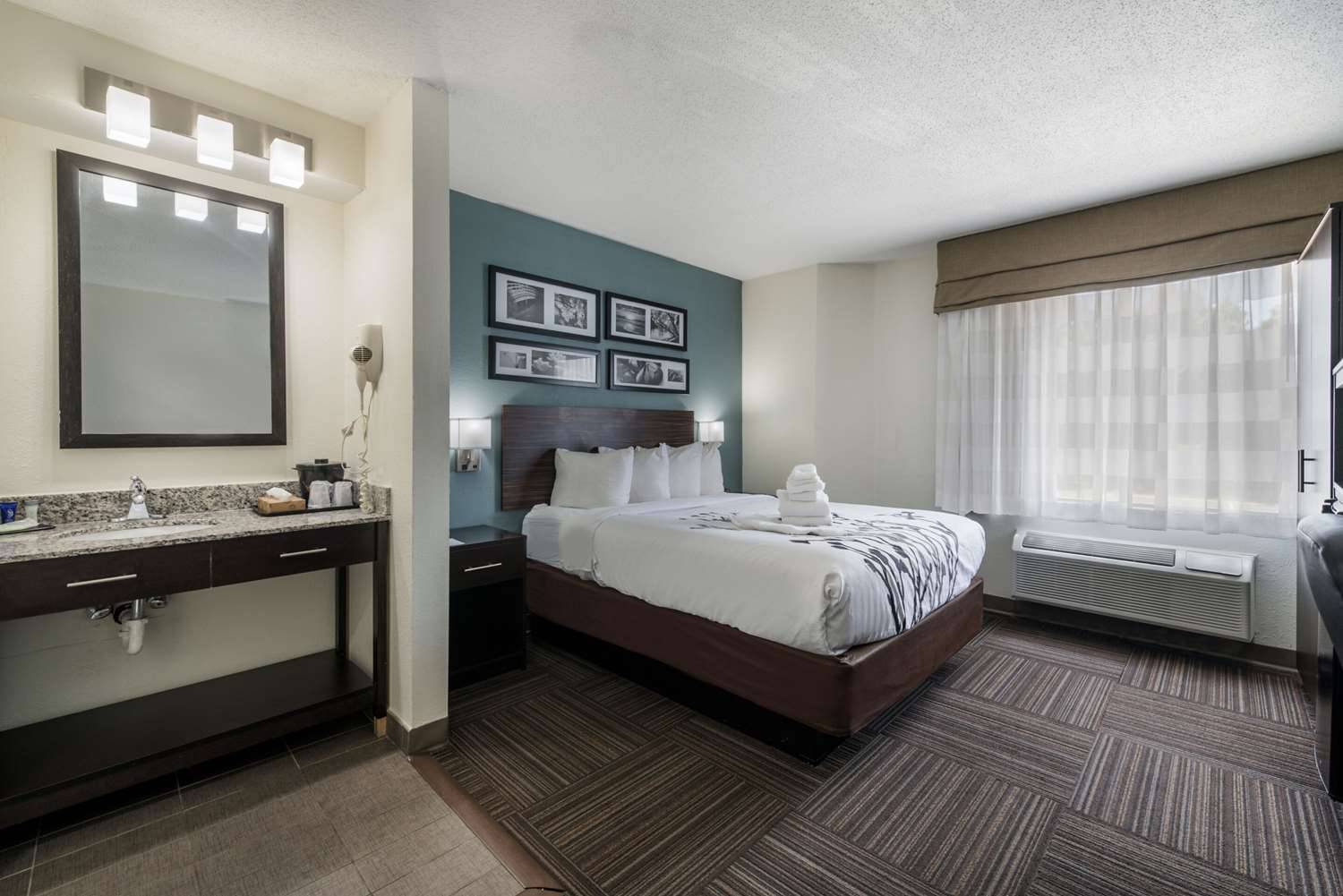 Sleep Inn & Suites Chesapeake – Portsmouth