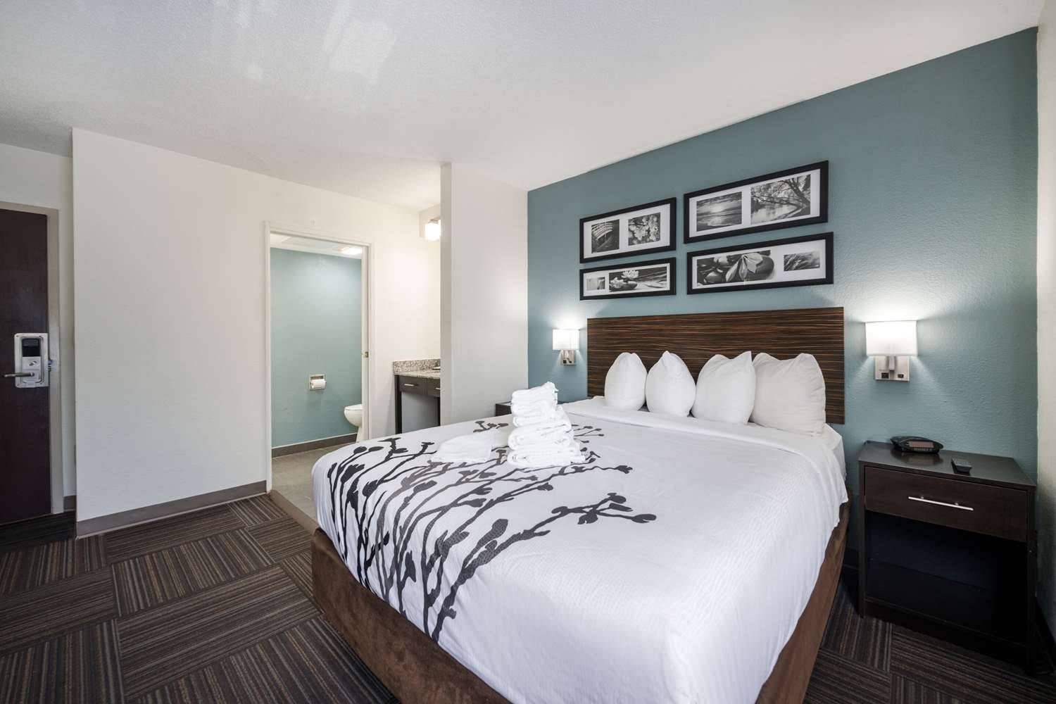 Sleep Inn & Suites Chesapeake – Portsmouth