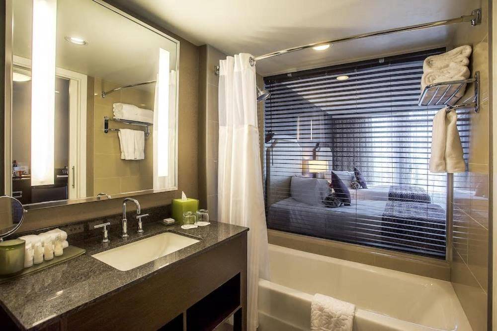 Pinnacle Hotel at the Pier