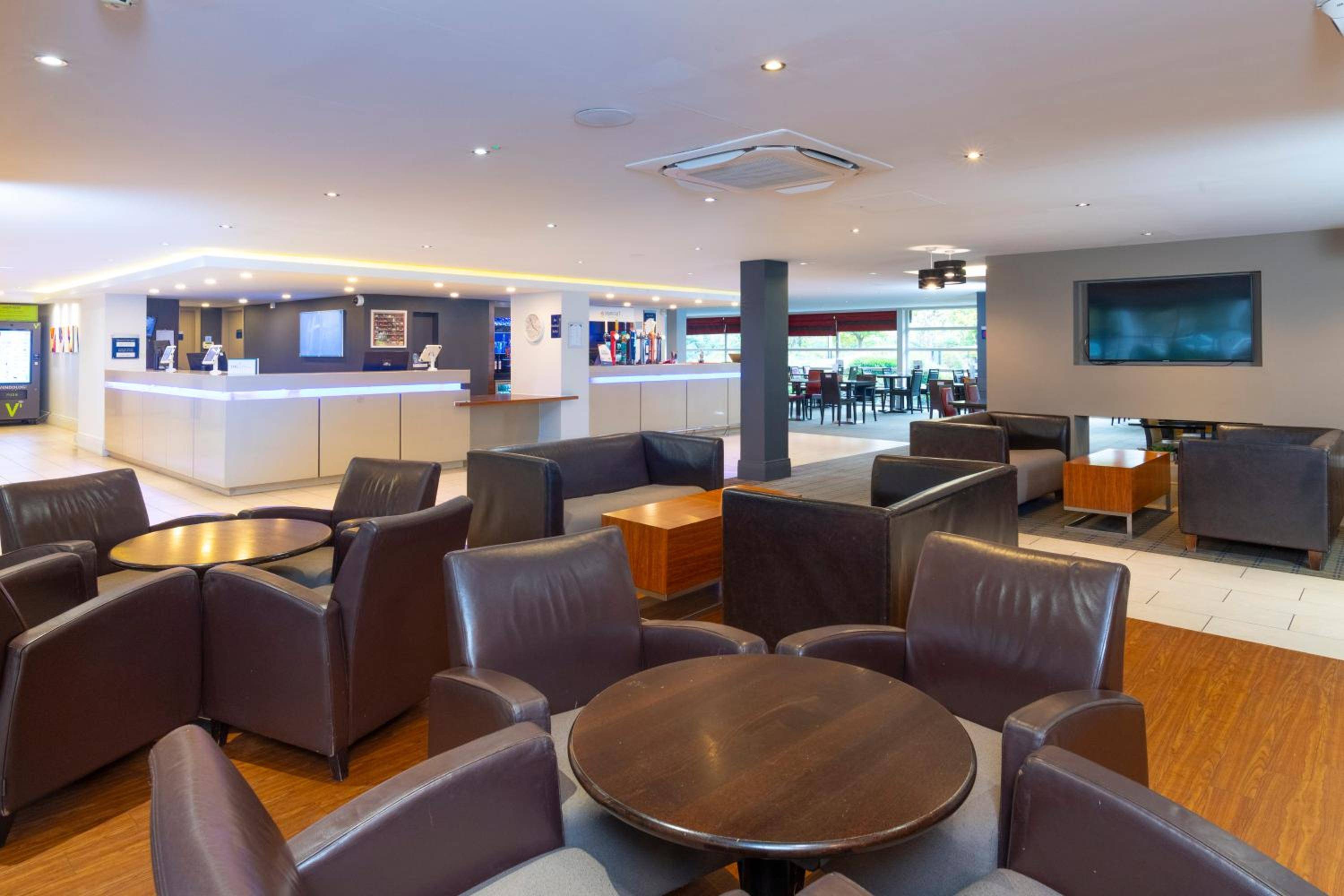 Holiday Inn Express - Milton Keynes by IHG