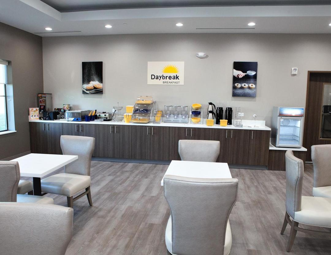 Days Inn & Suites by Wyndham Houston NW Cypress