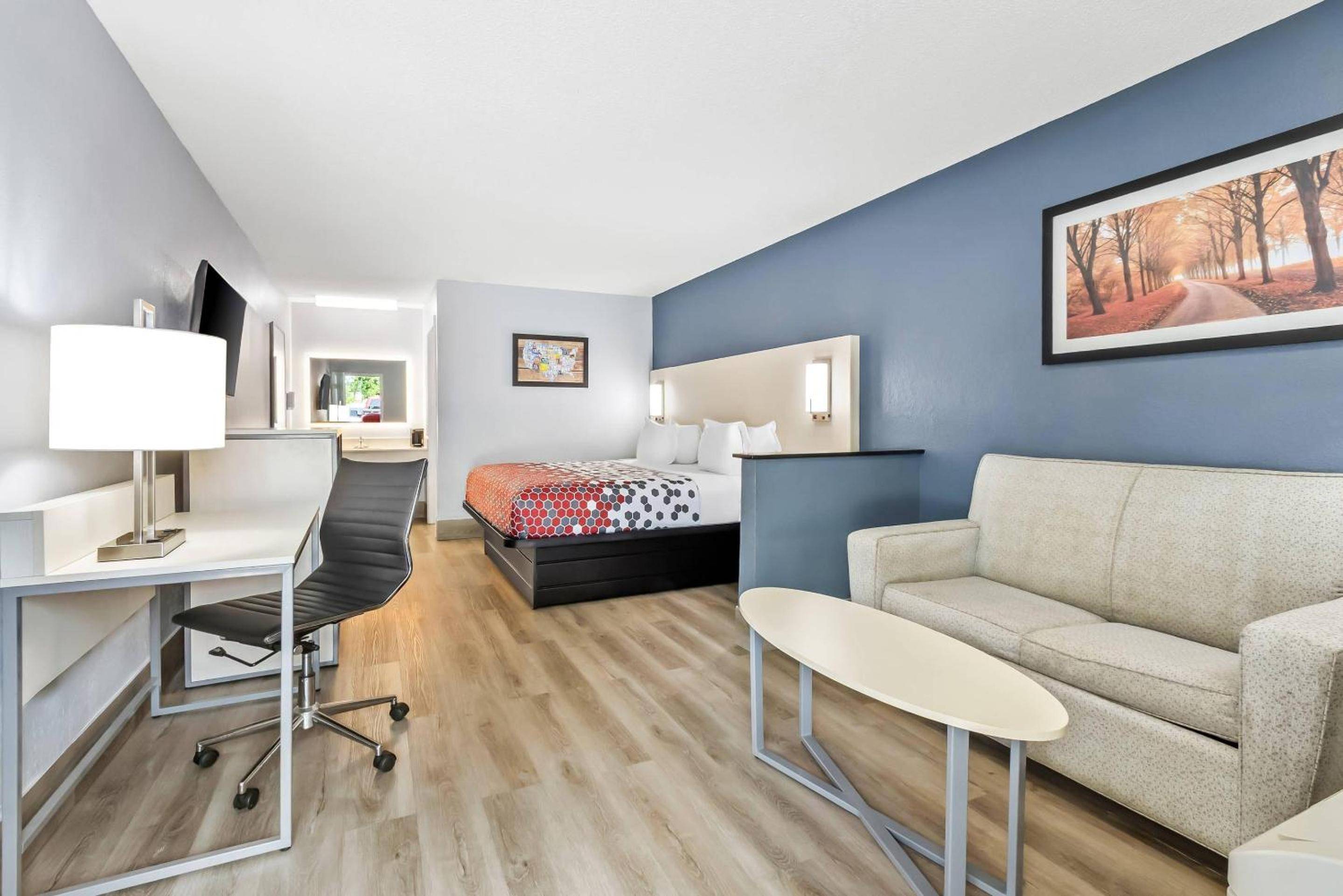 Econo Lodge Inn & Suites Cayce I-26 Airport