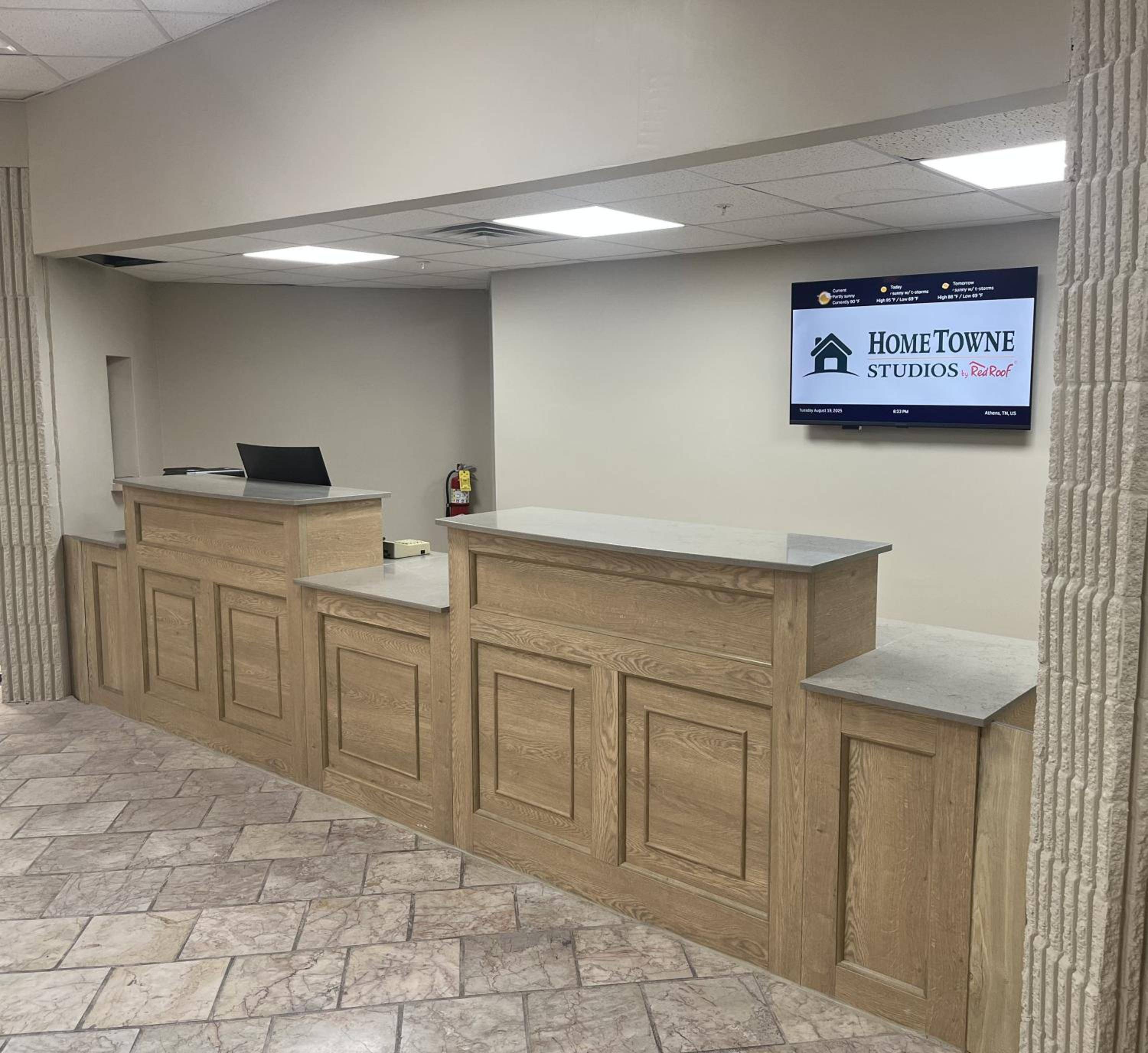 HomeTowne Suites Athens TN