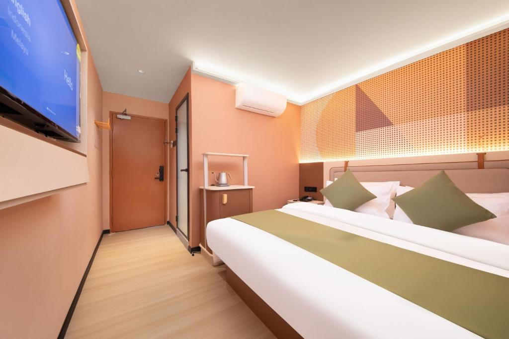 Hotel 165 - Newly Renovated