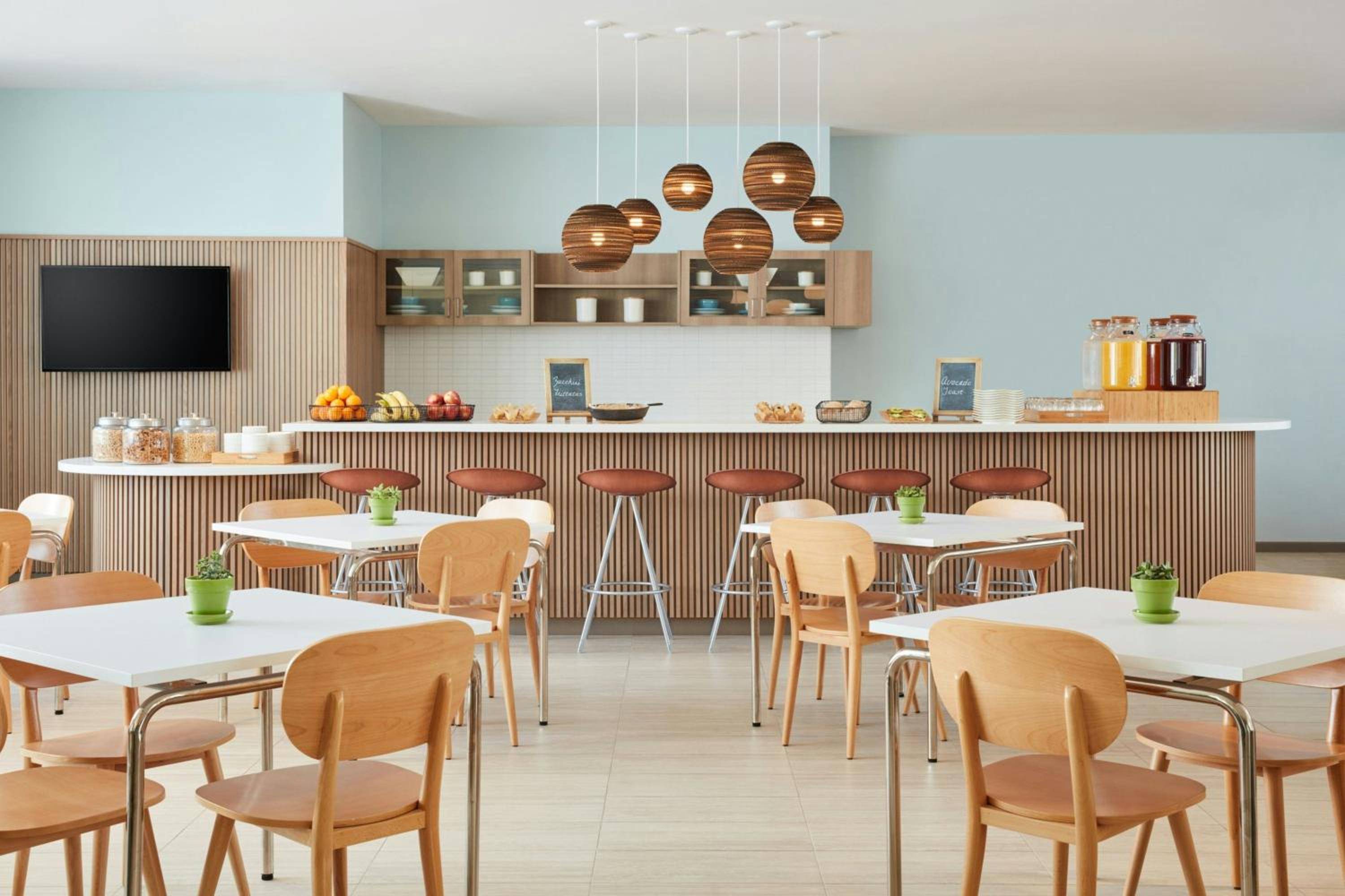 Element Pooler Savannah Airport