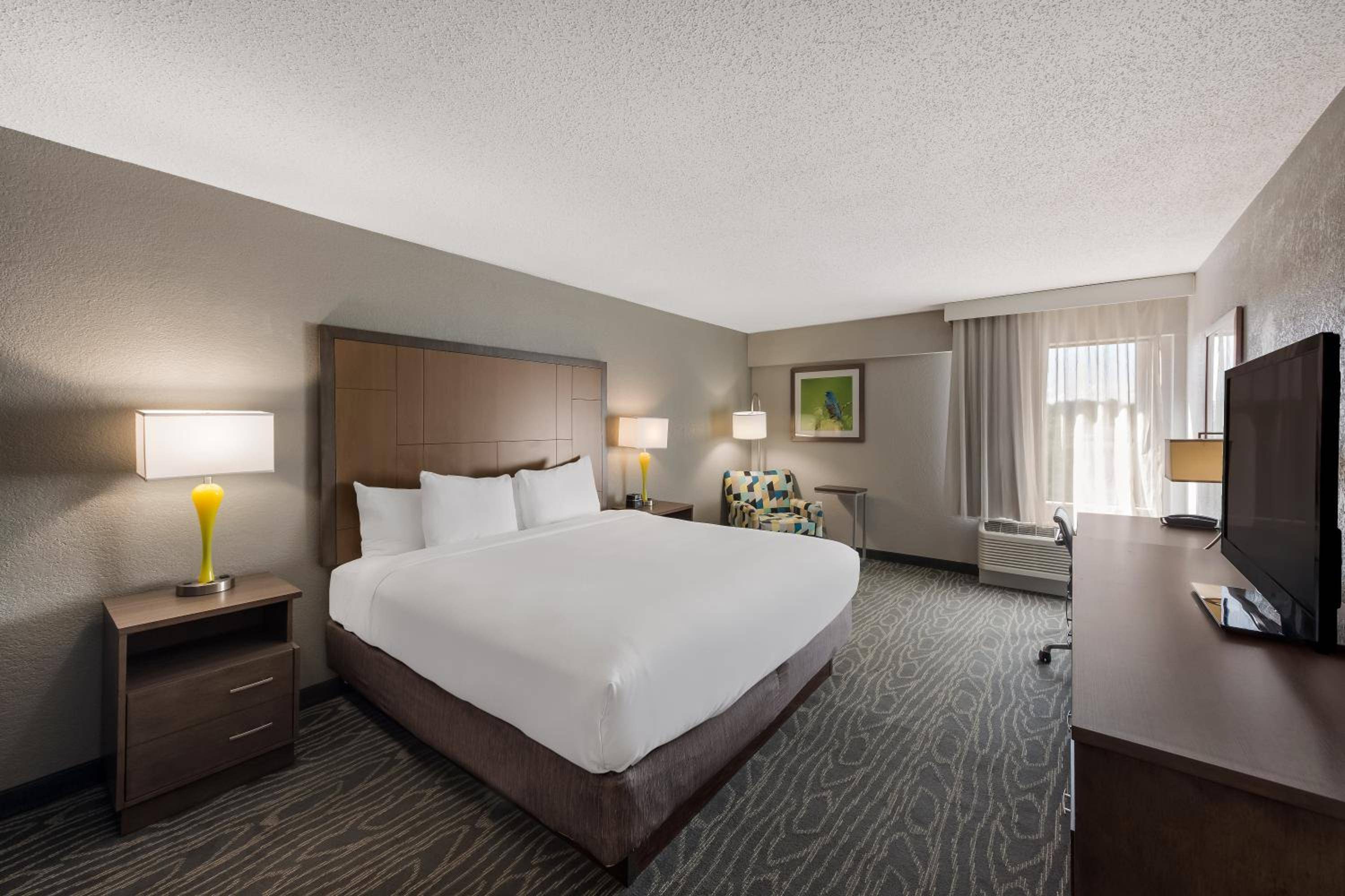 Comfort Inn & Suites Tipp City Dayton North I-75