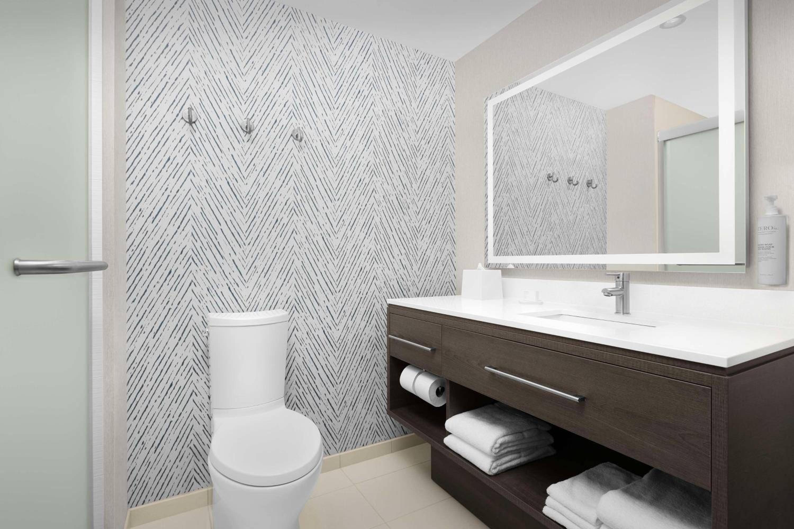 Home2 Suites by Hilton Falls Church