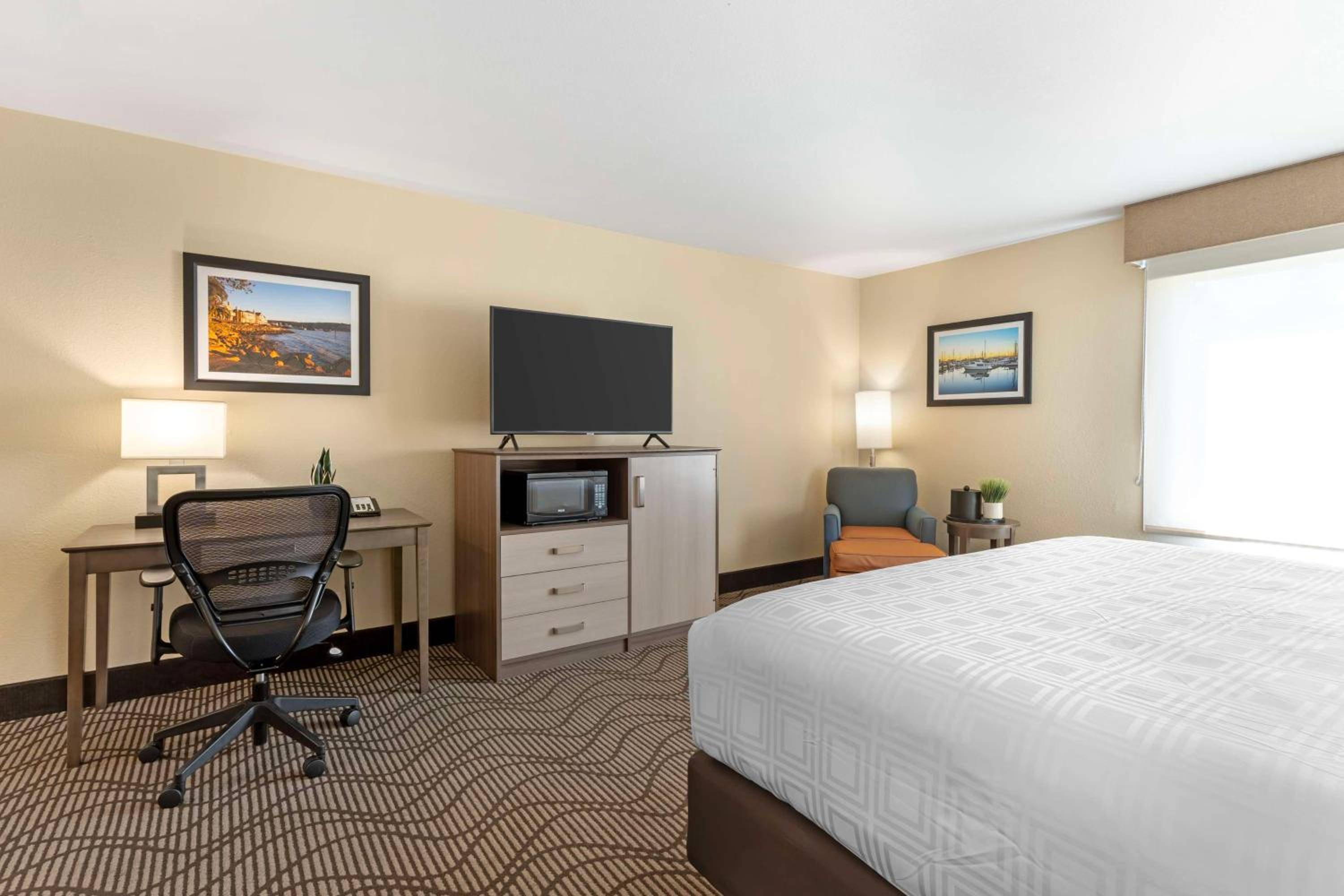 Best Western Plus Heritage Inn