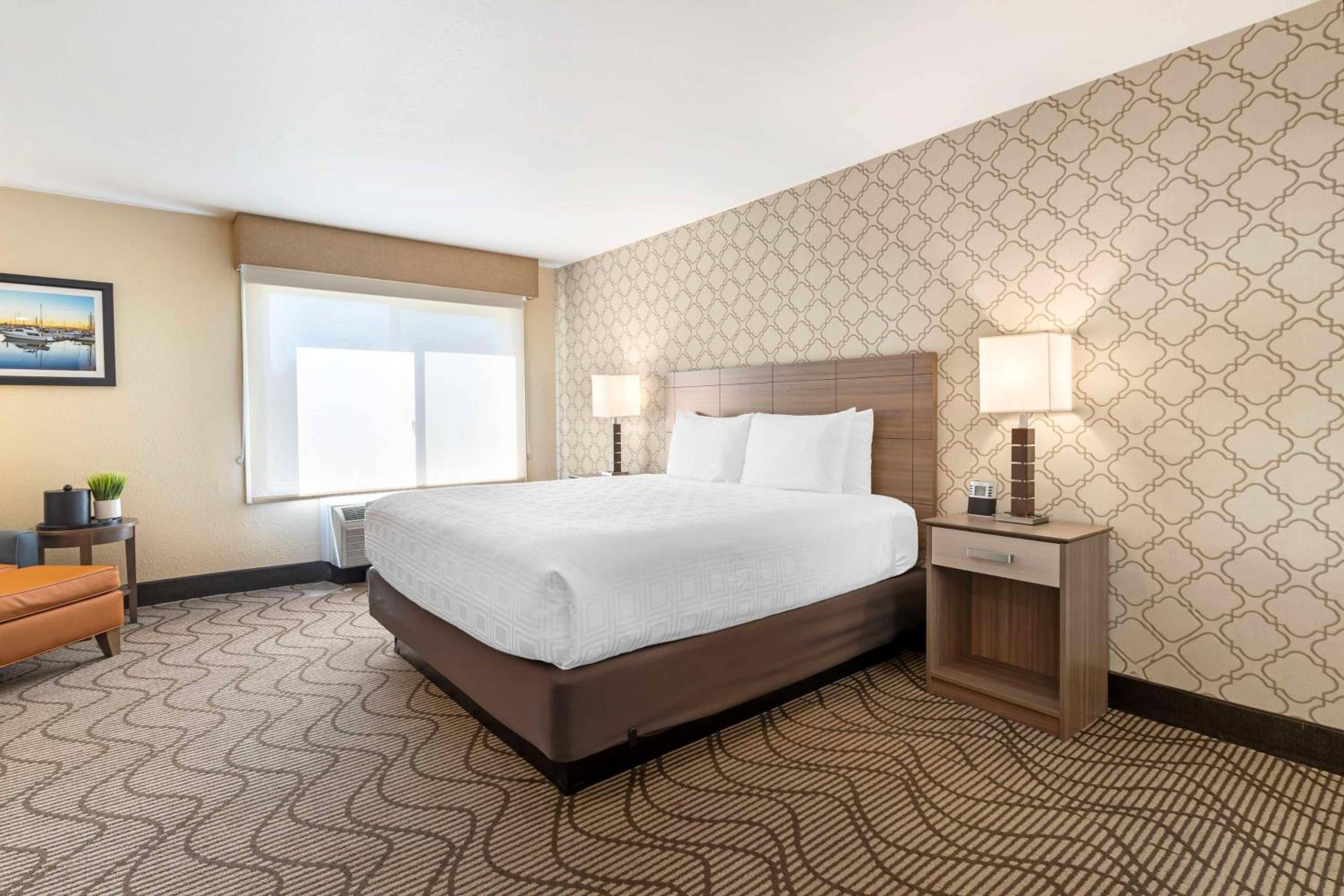 Best Western Plus Heritage Inn