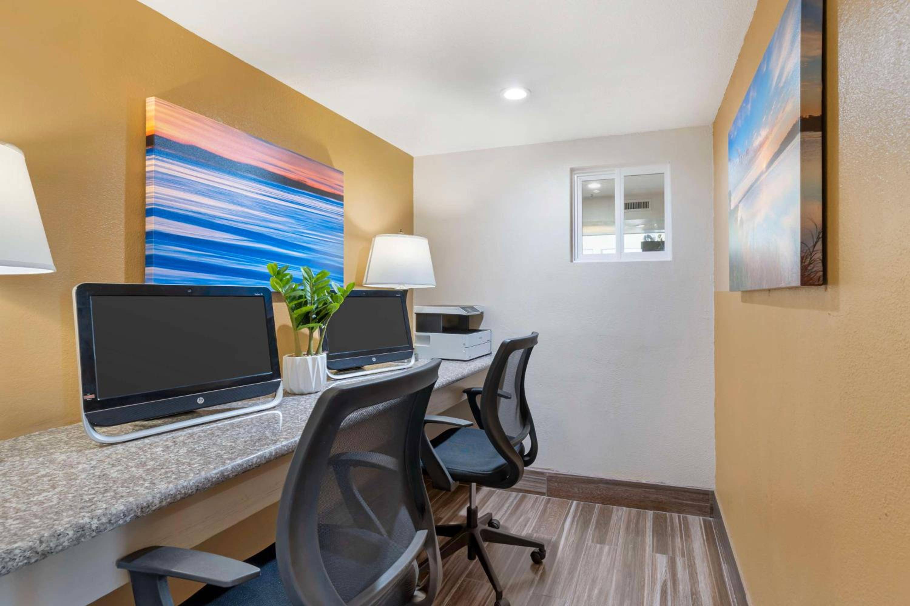 Best Western Plus Heritage Inn