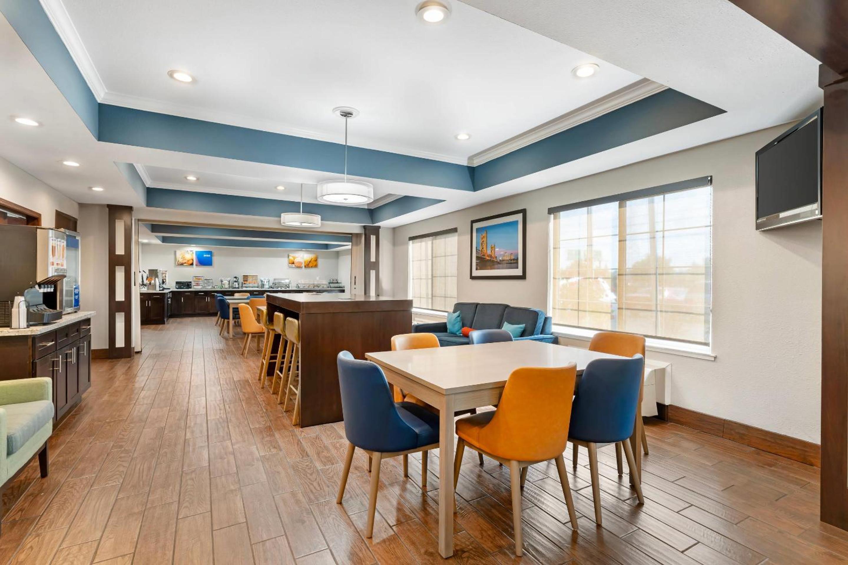 Comfort Inn & Suites Sacramento - University Area