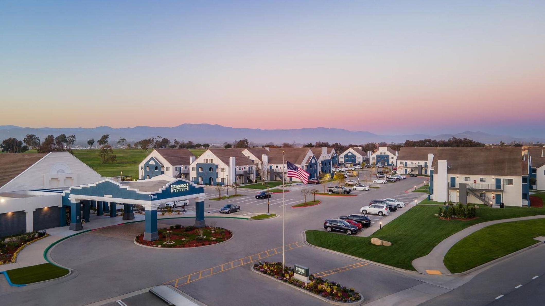 Staybridge Suites - Oxnard - River Ridge