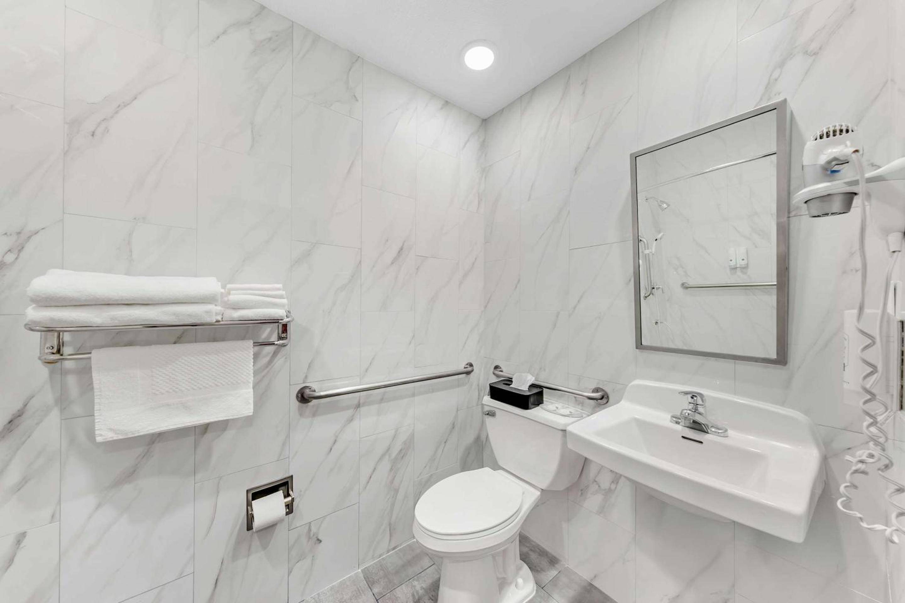 Quality Inn & Suites Sacramento Downtown Area