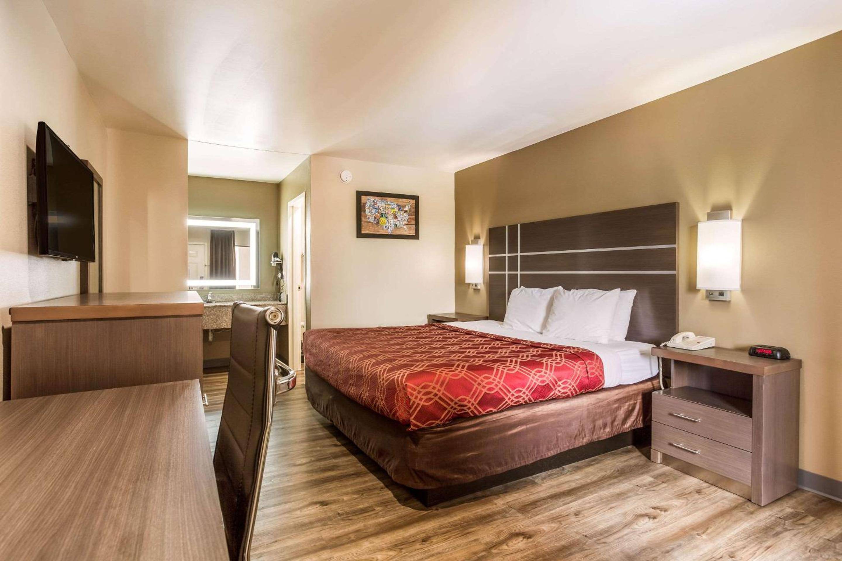 Econo Lodge Inn & Suites Murfreesboro Shopping District