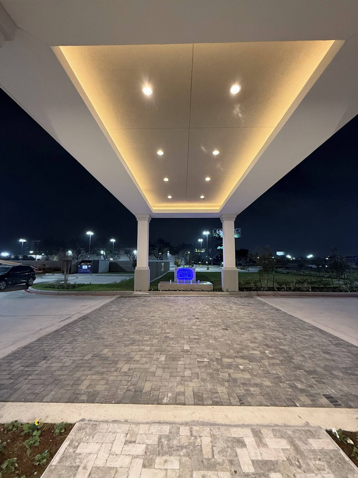 Palace Inn Blue 290 W 43rd & Bingle Rd