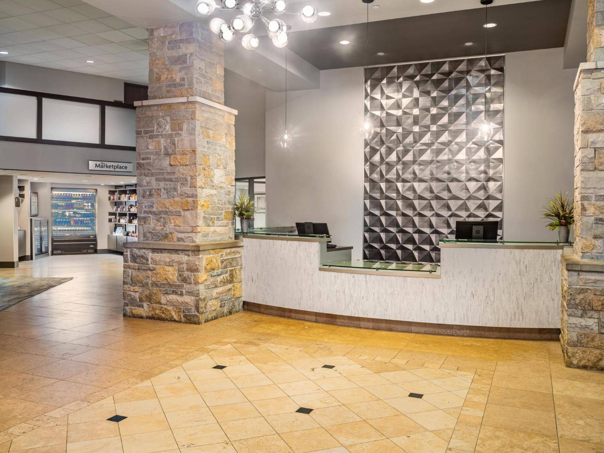 Crowne Plaza Milwaukee Airport by IHG