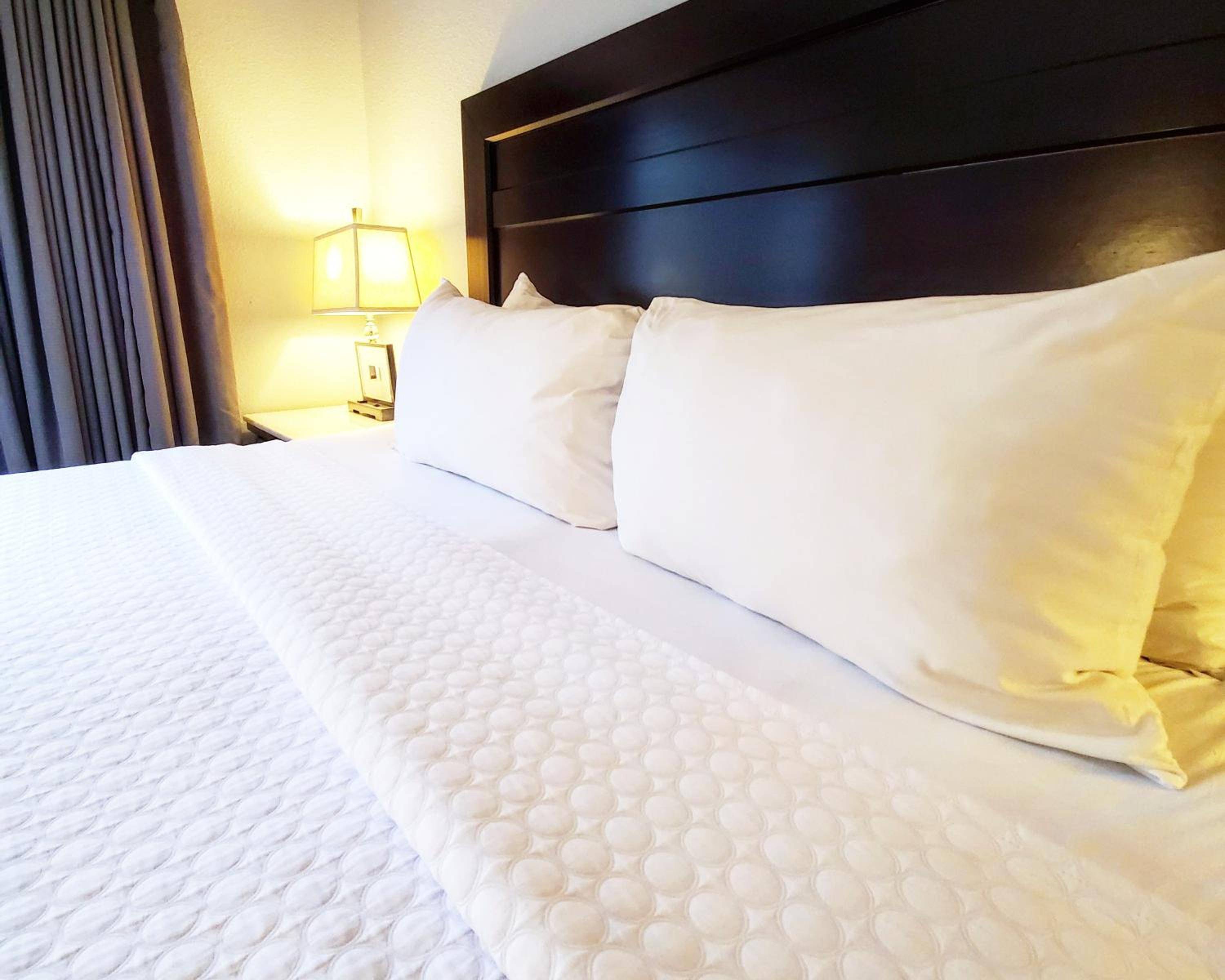 Crowne Plaza Milwaukee Airport by IHG