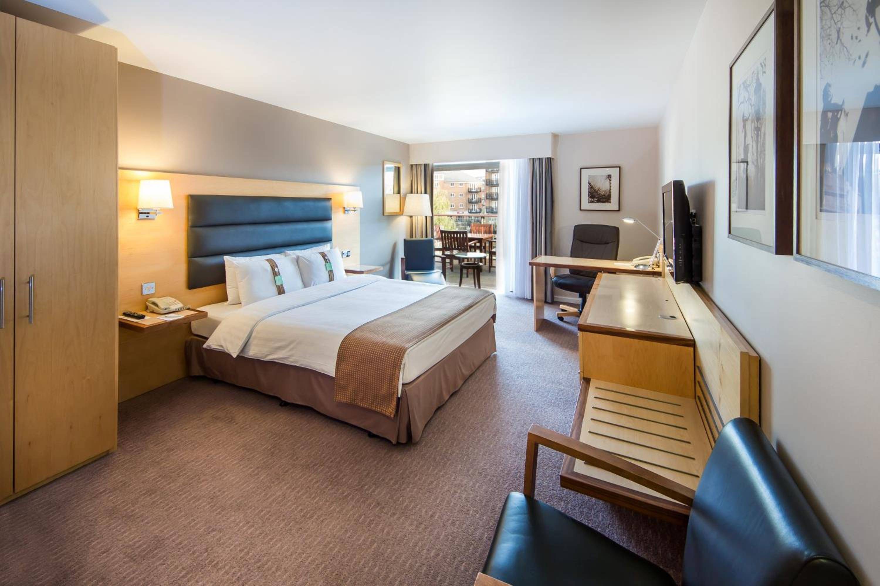 Holiday Inn London Brentford Lock