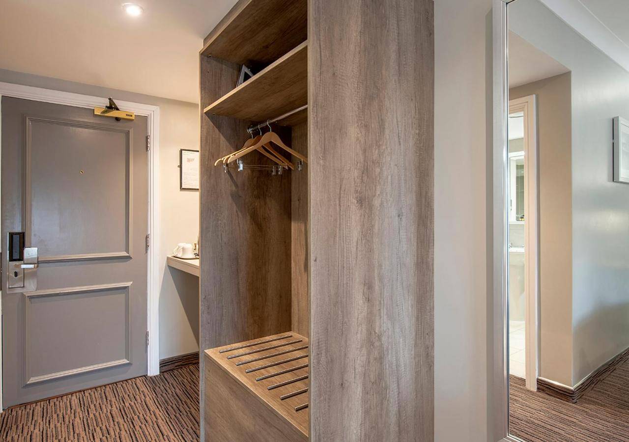 Hogs Back Hotel & Spa Nr Farnham