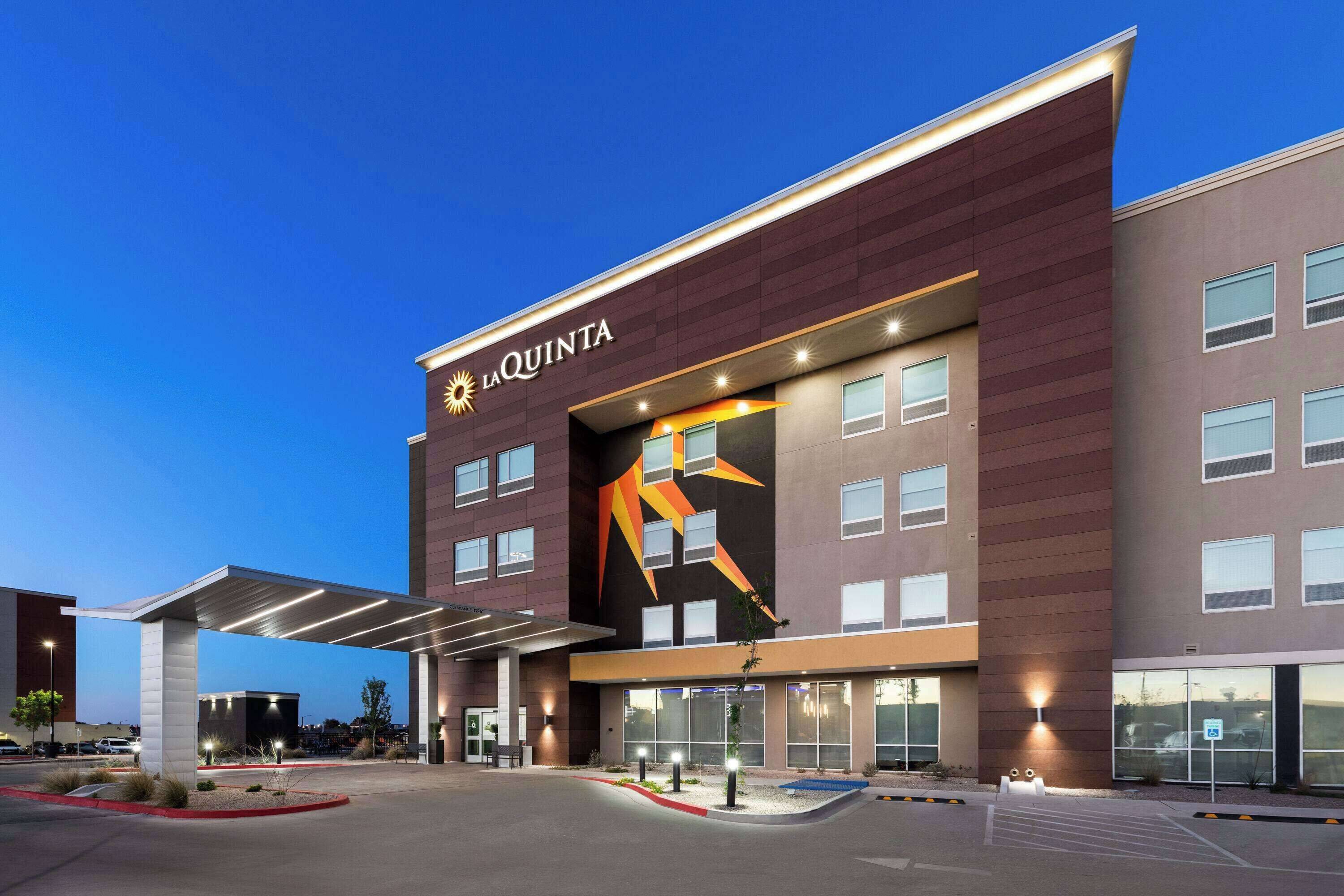 La Quinta Inn & Suites by Wyndham El Paso East Loop-375
