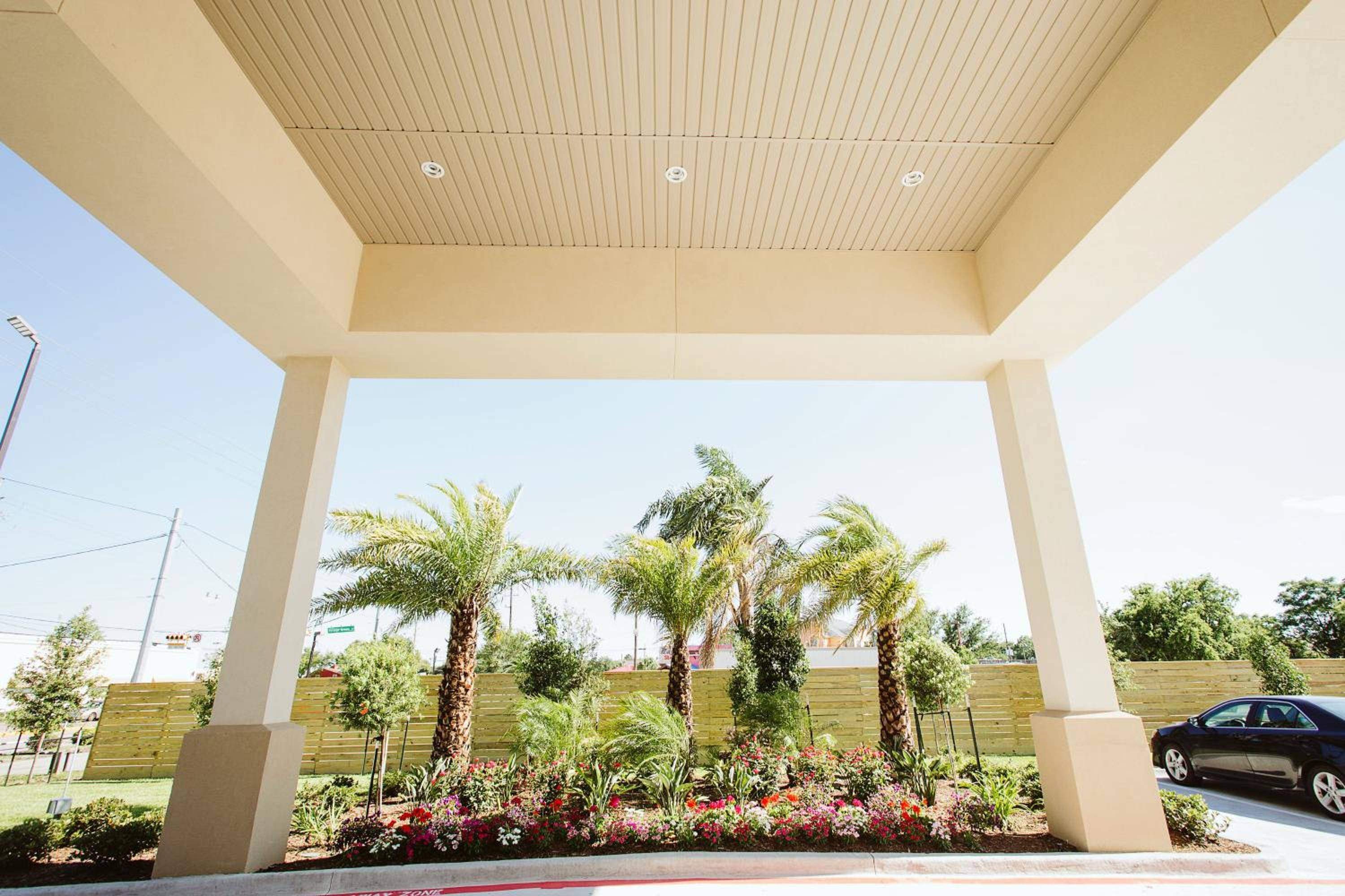 Palace Inn 290 & Jones Rd