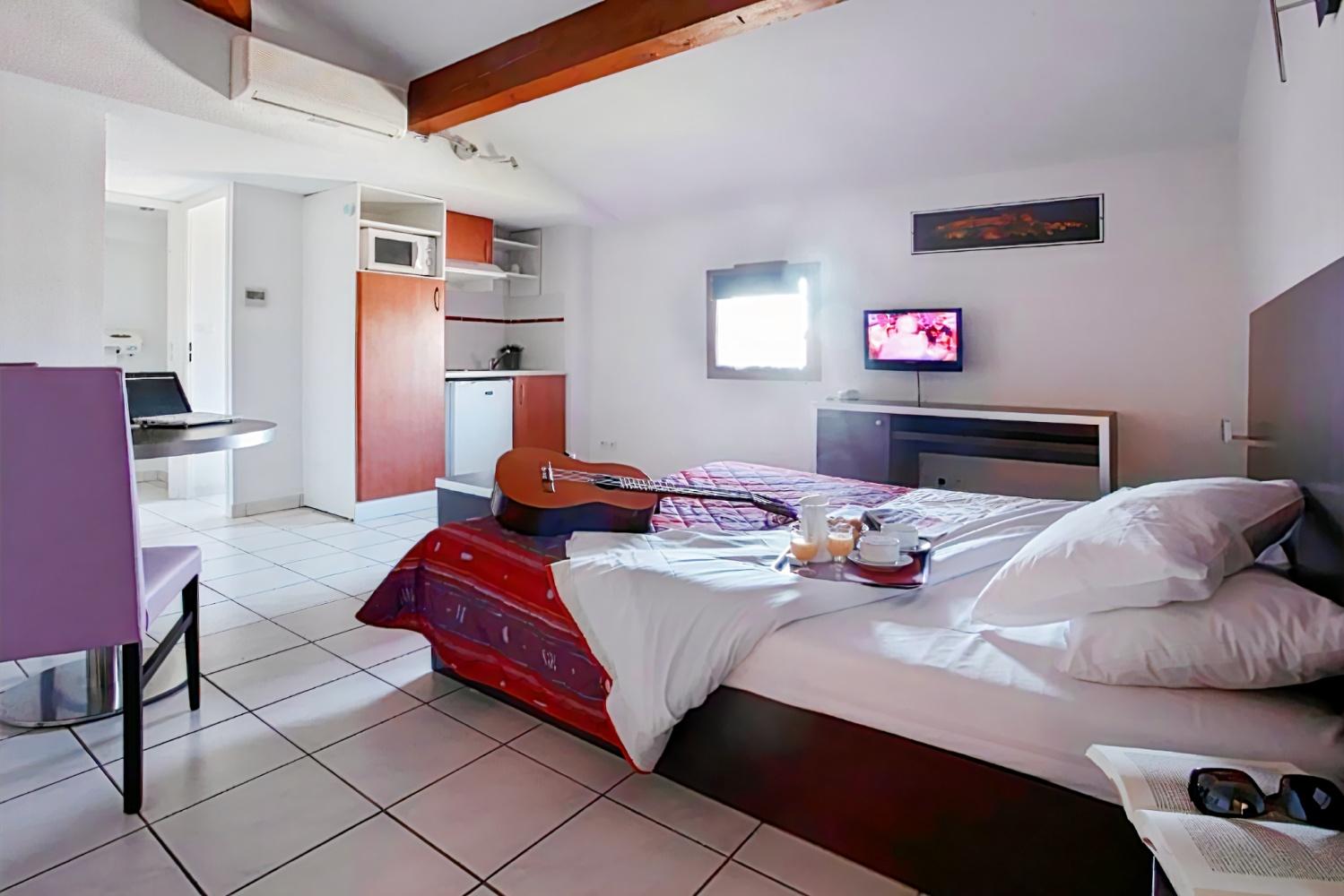 Adonis Carcassonne La Barbacane