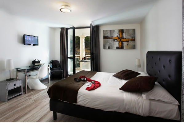 Adonis Adriana Carry le Rouet