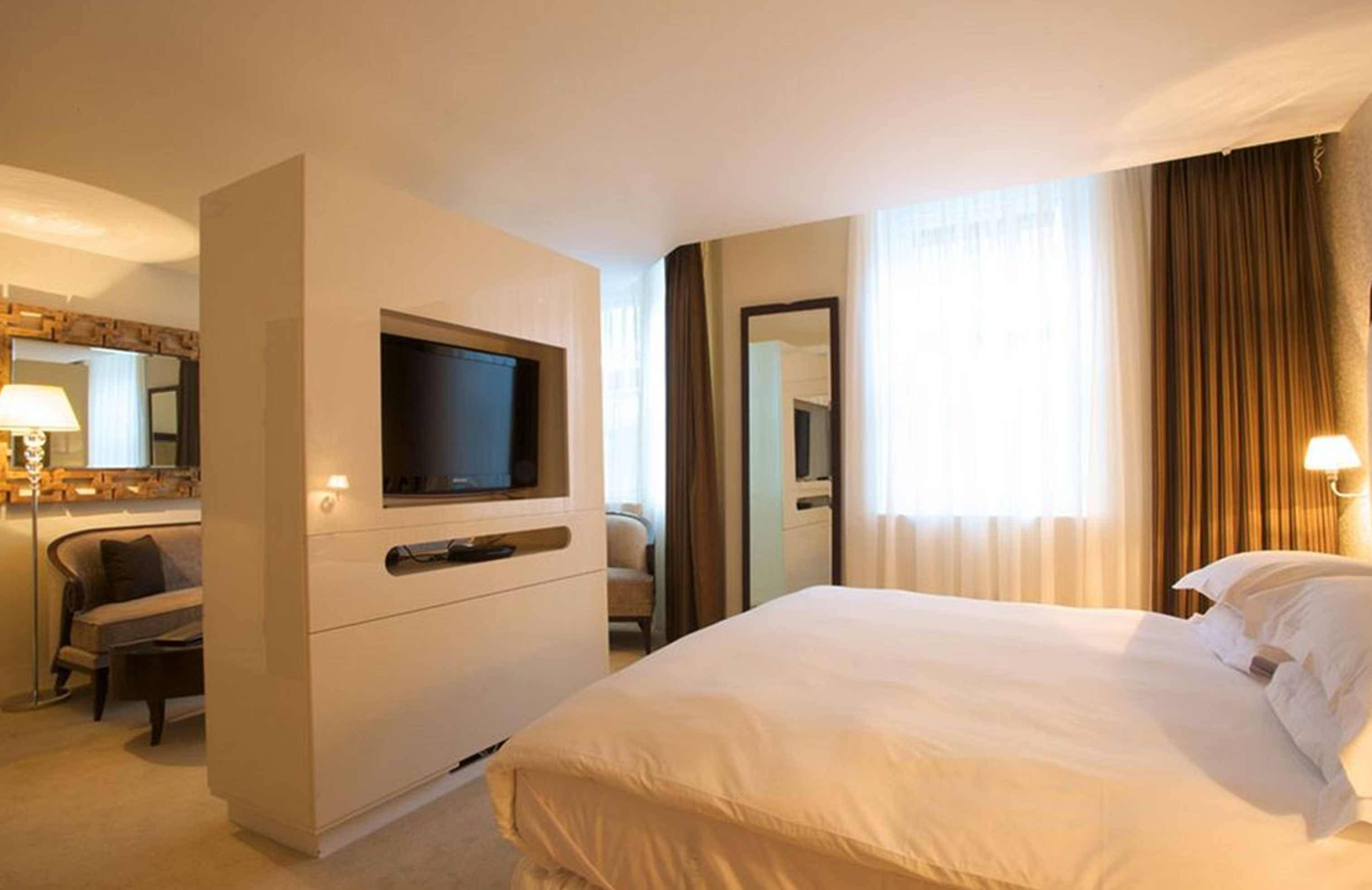 Ten Manchester Street