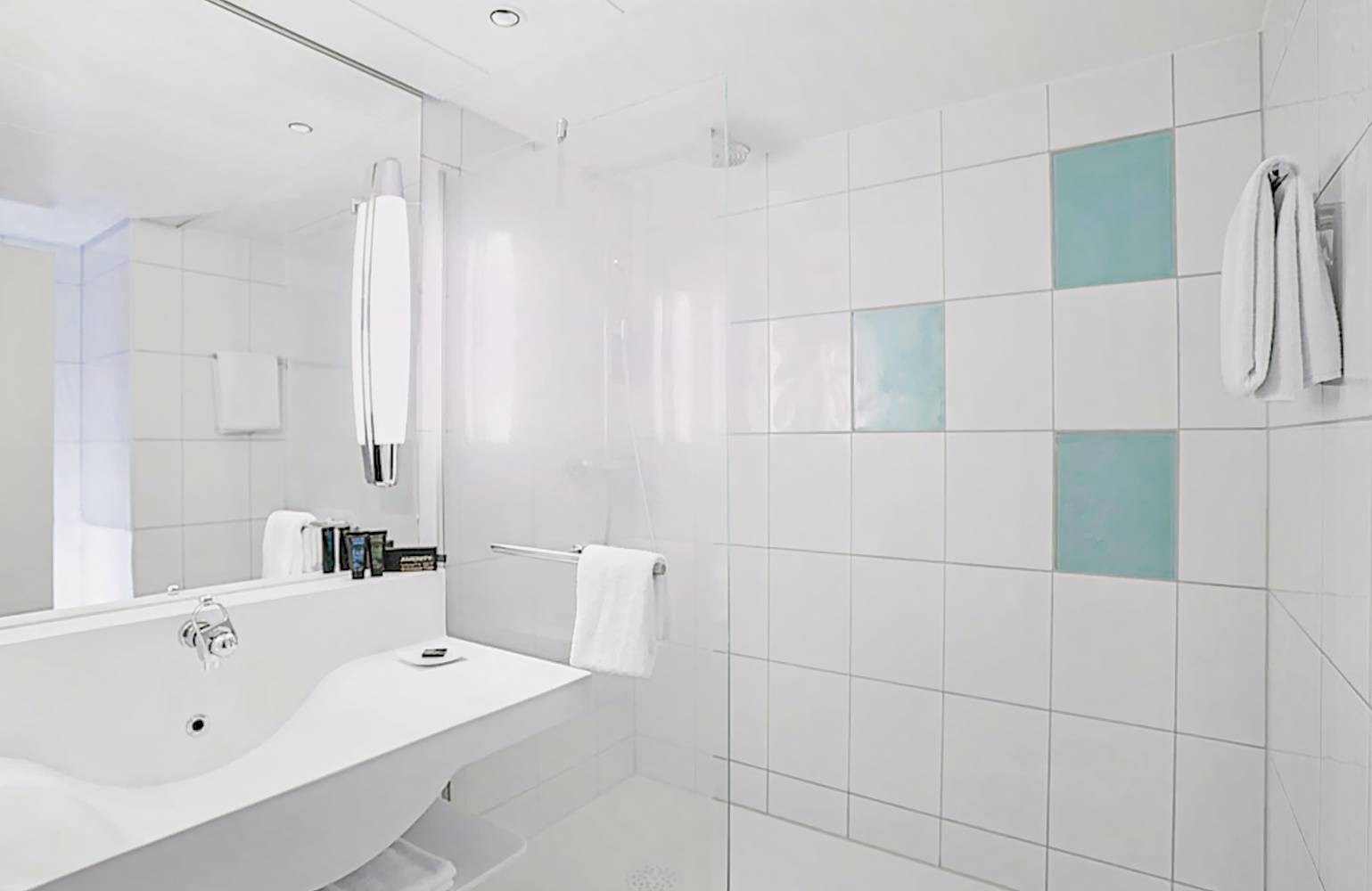 Novotel London Heathrow Airport - M4 Jct 4