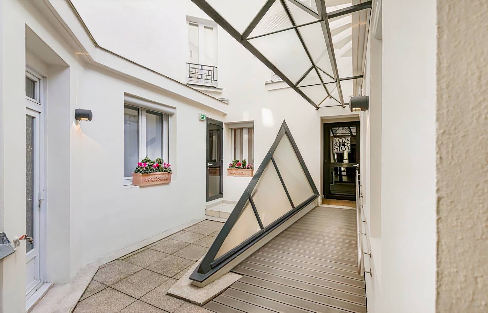 Libertel Canal Saint-Martin