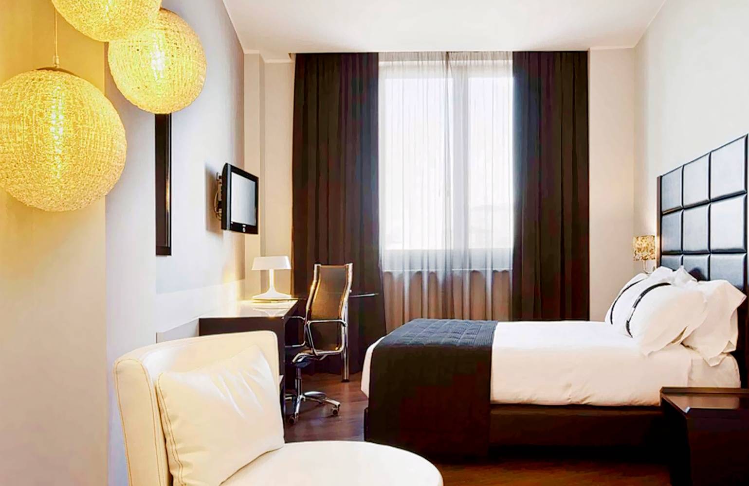 Holiday Inn Genoa City, an IHG Hotel