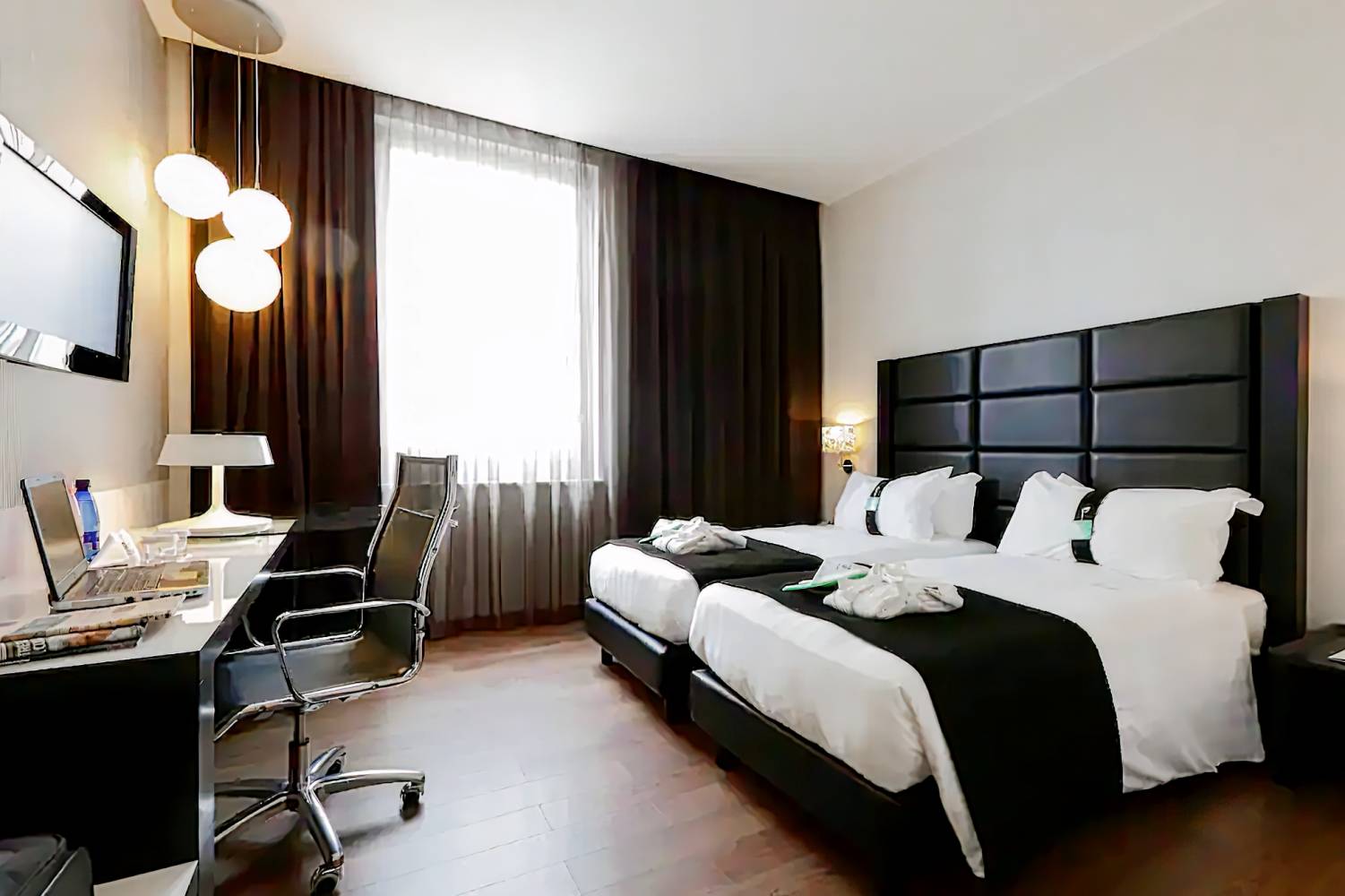 Holiday Inn Genoa City, an IHG Hotel