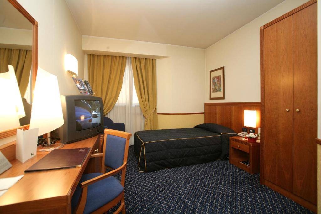 Pacific Hotel Fortino