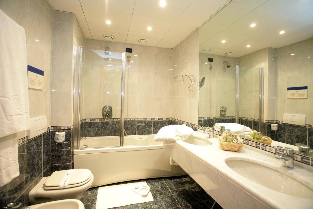 Pacific Hotel Fortino