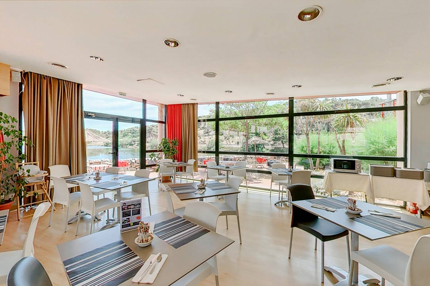 Hôtel Le Phoebus Garden & Spa