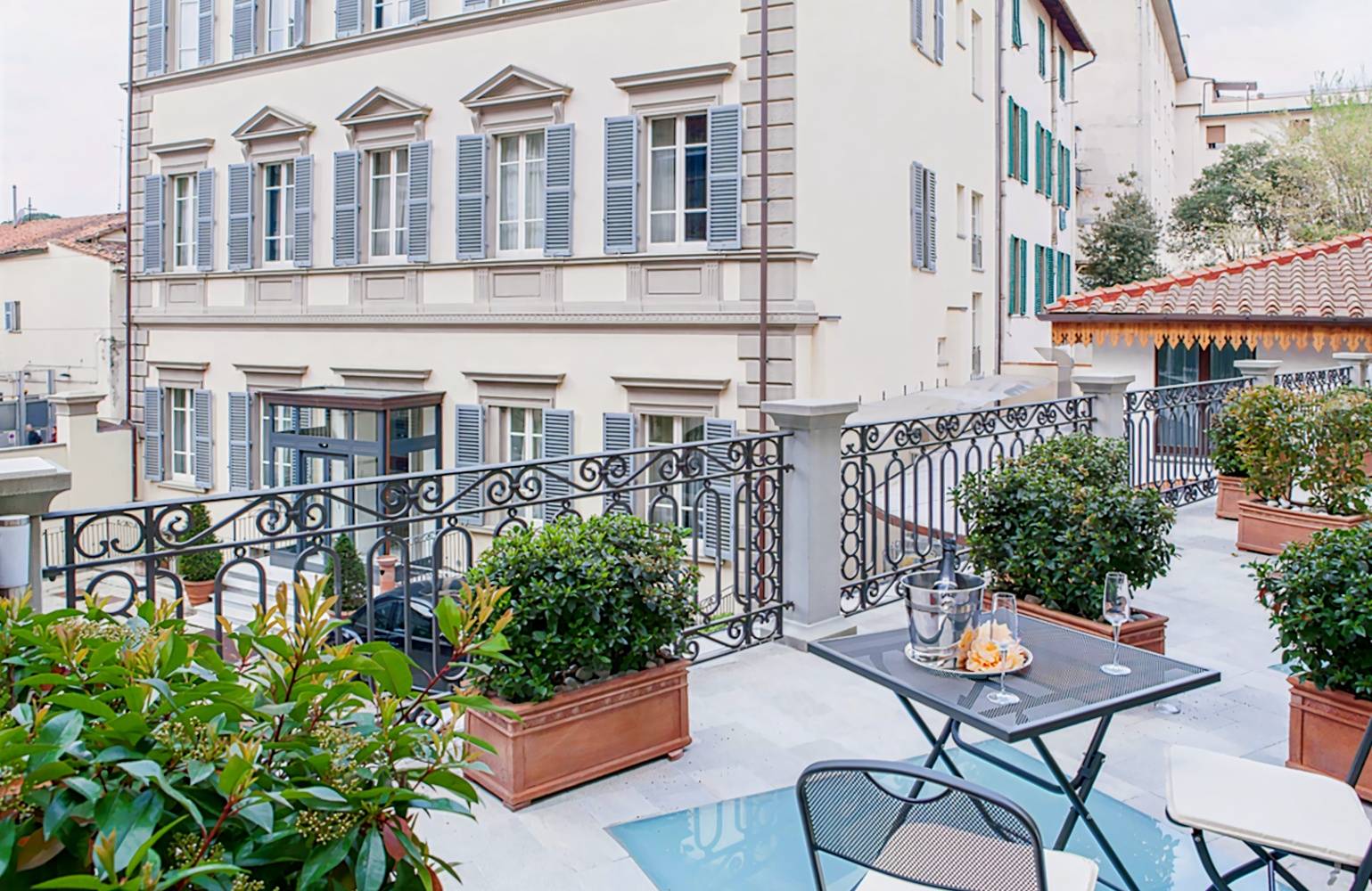 Hotel Embassy City Resort