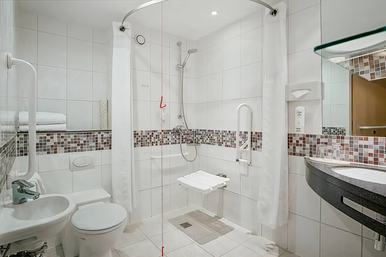 Holiday Inn London Brentford Lock