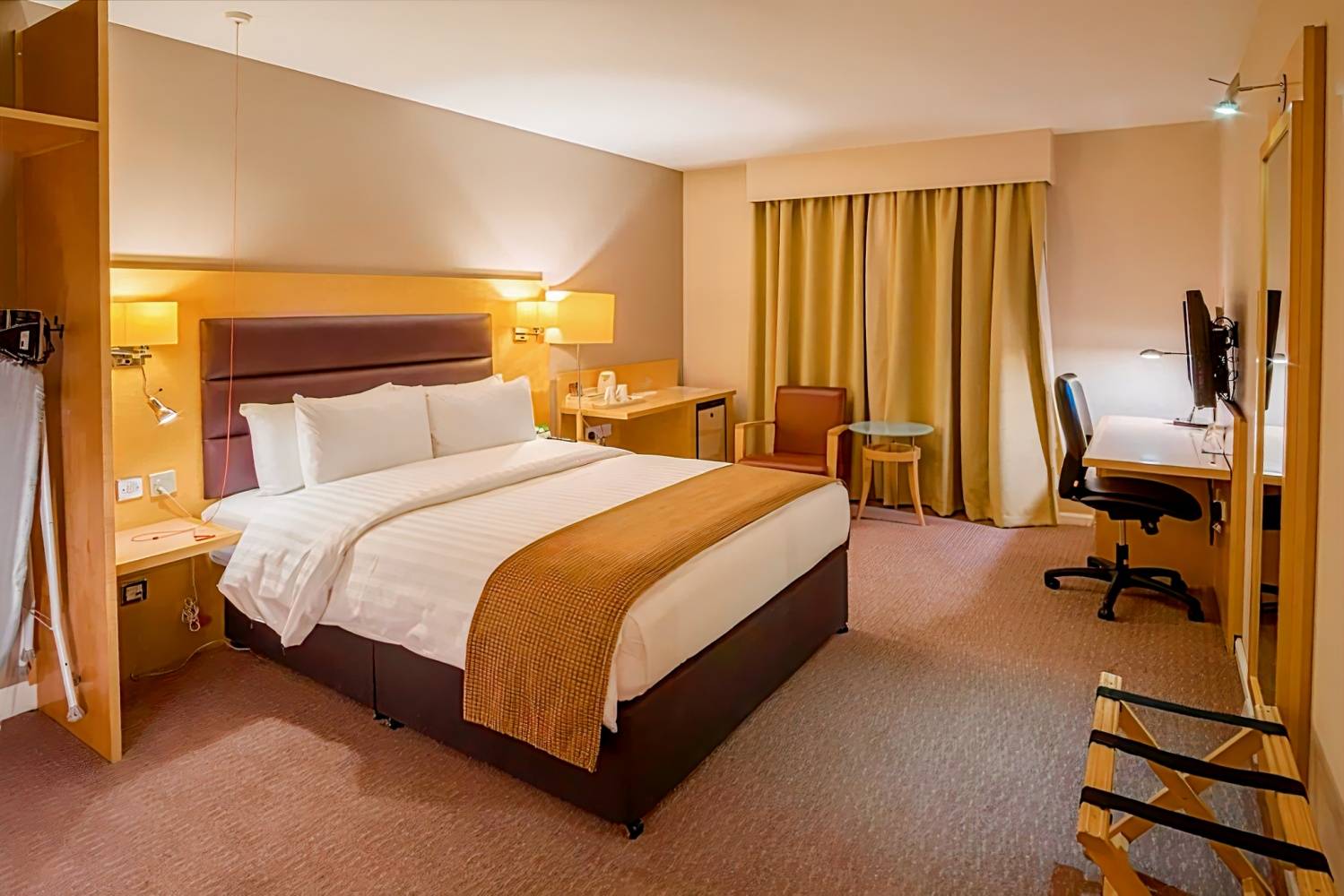 Holiday Inn London Brentford Lock