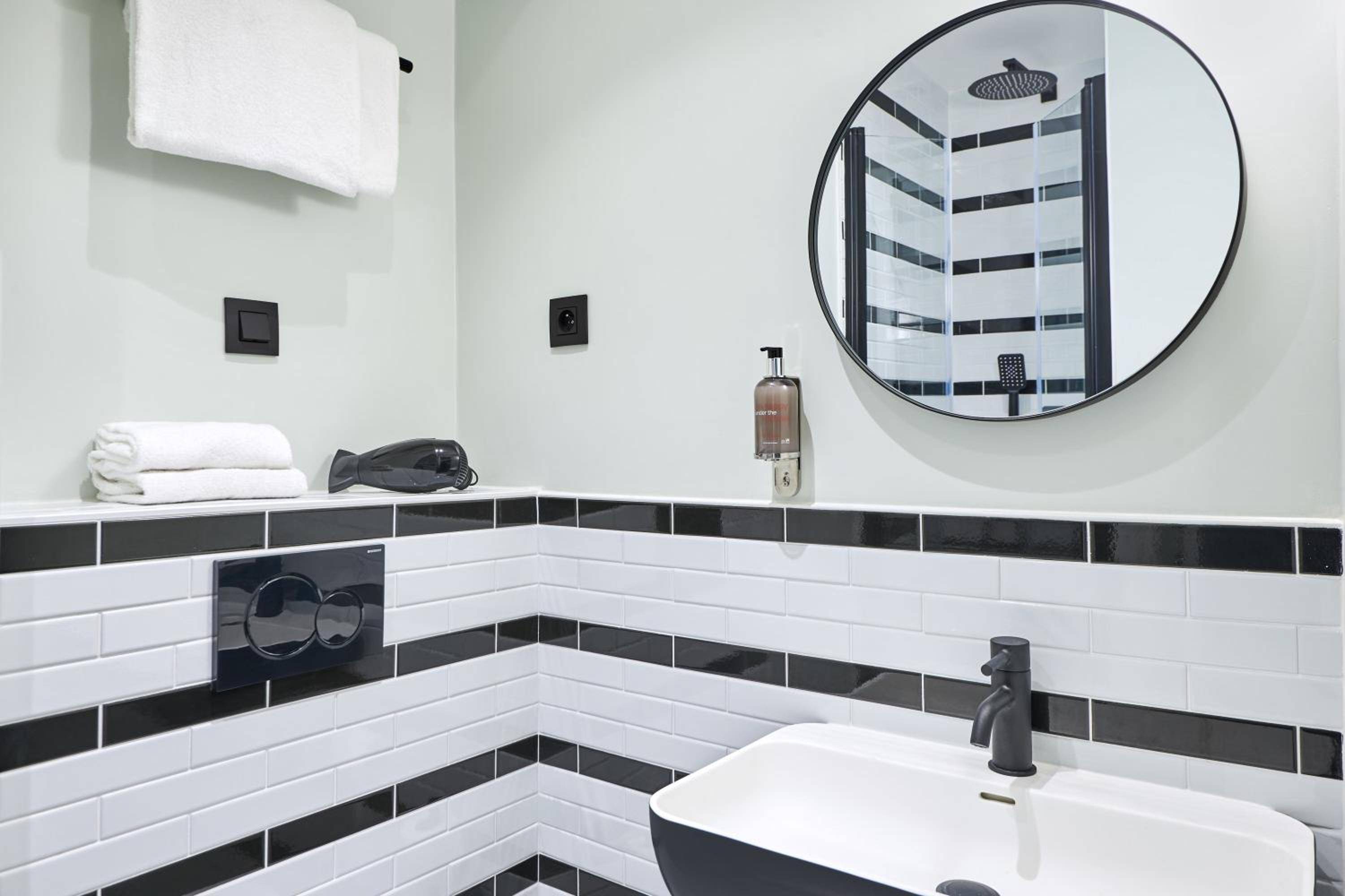 10 Opéra by HappyCulture