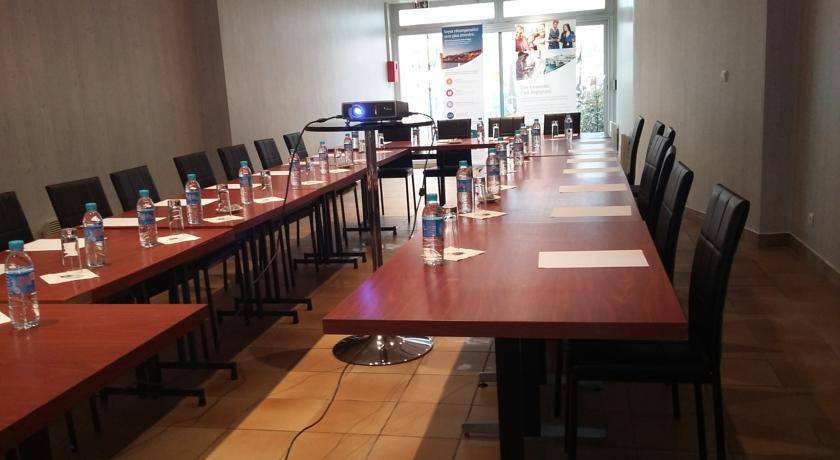 Comfort Hôtel Rosporden (ex La Voile Rouge)