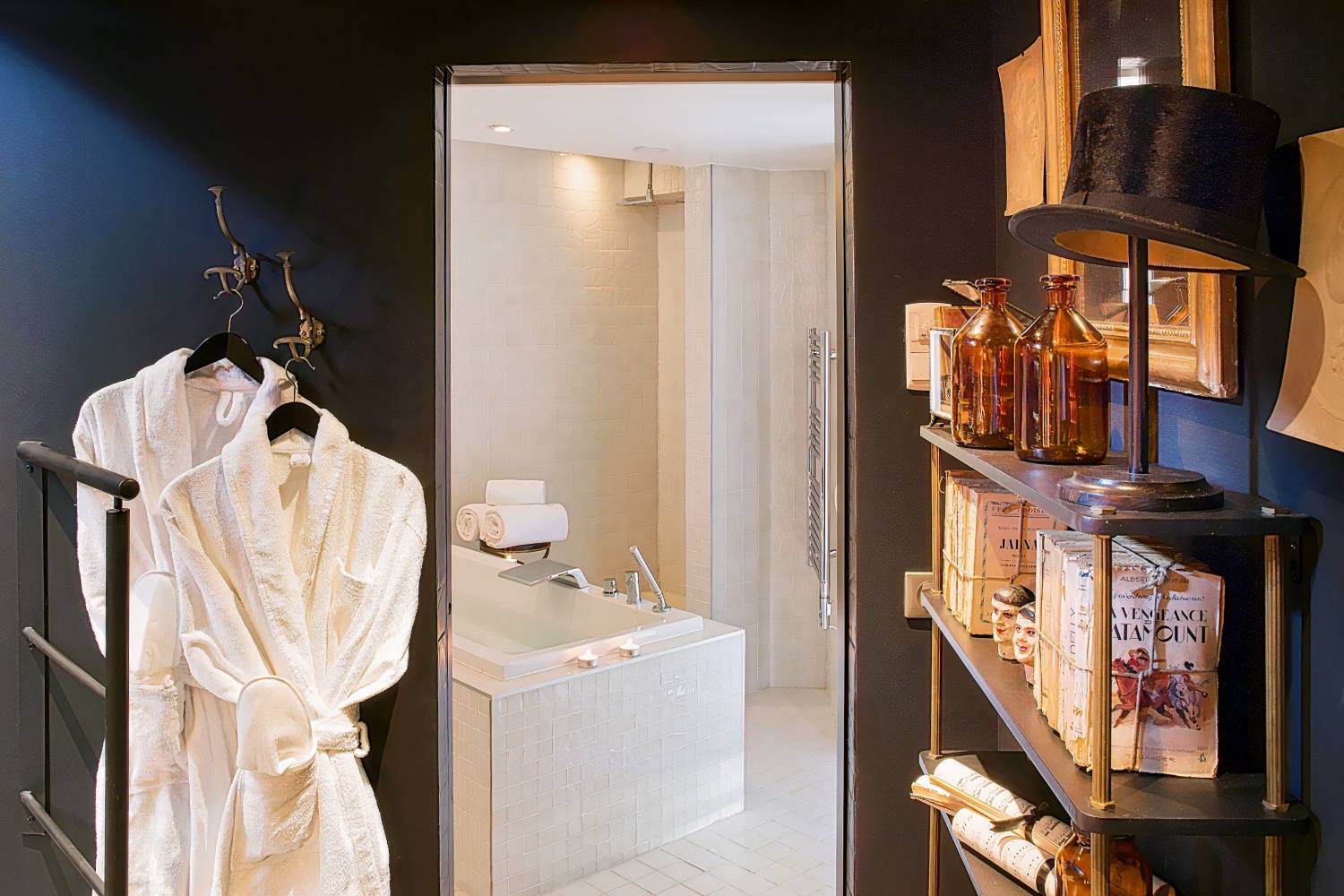 Notre dupleix sous les toits de Paris - Hôtel Le Chat Noir