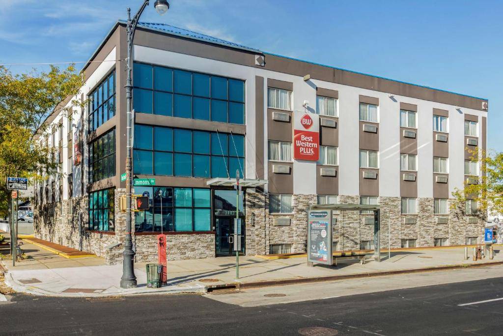 Best Western Plus Brooklyn Bay Hotel