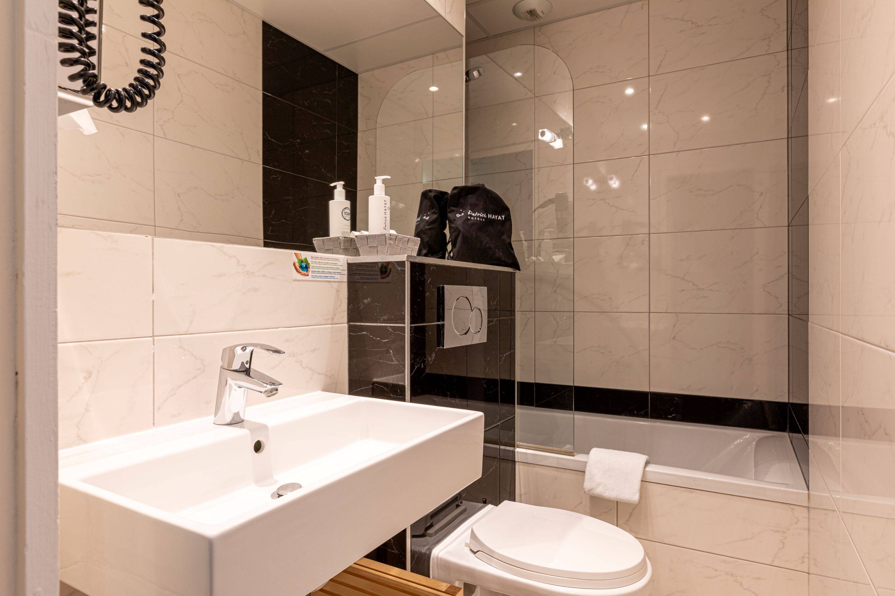 Hotel Olympic Paris Boulogne by Patrick Hayat