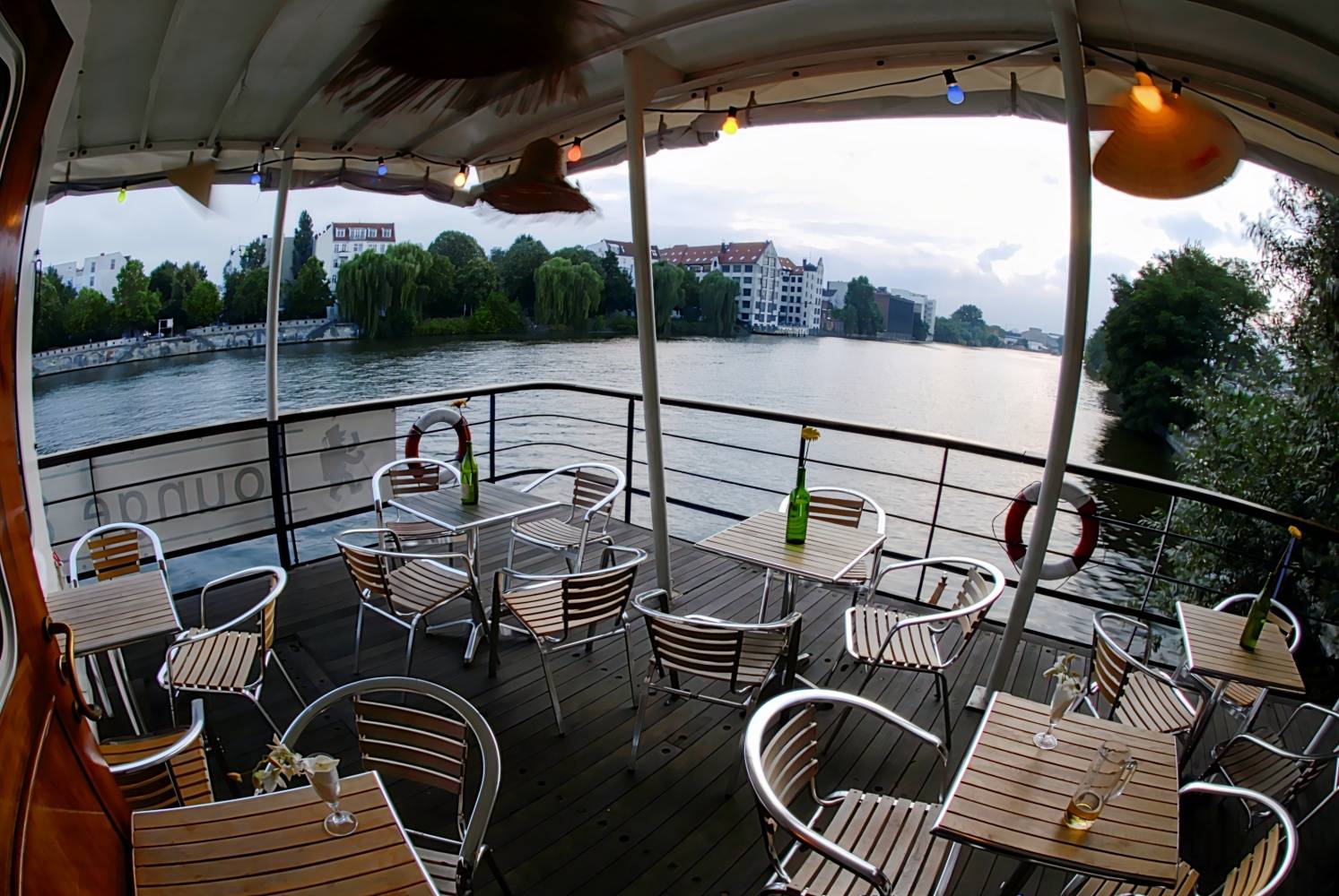 Eastern Comfort Hostel & Hotel Boat