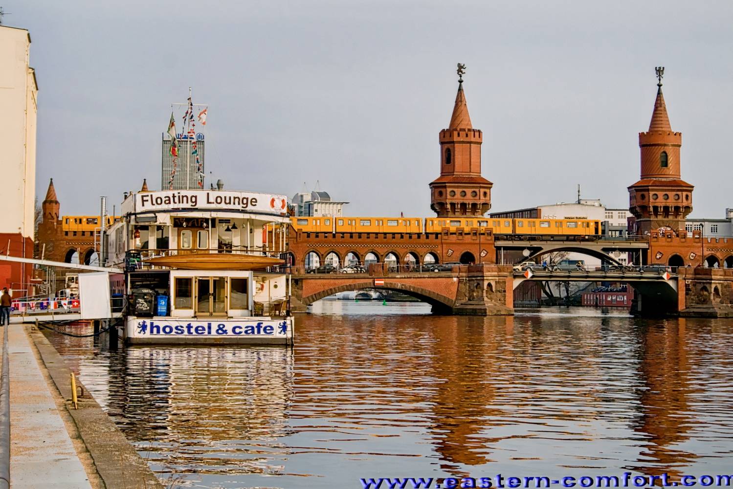 Eastern Comfort Hostel & Hotel Boat