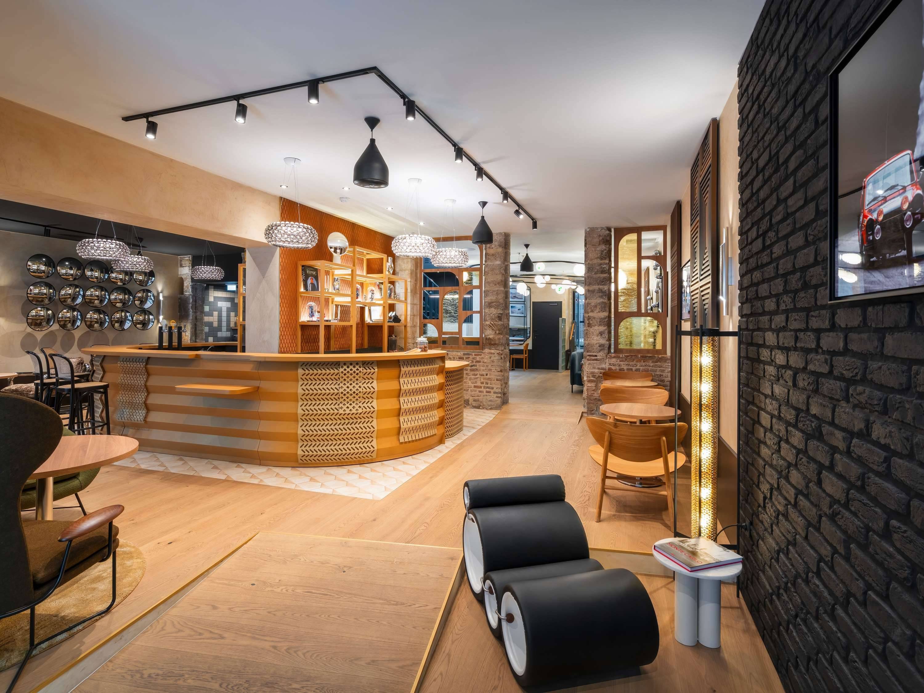 Maison Louise Lille Centre - Handwritten Collection