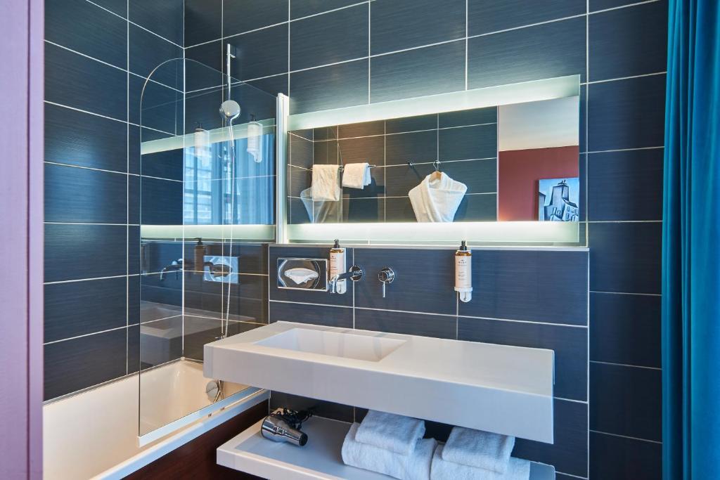 Mercure Paris Tour Eiffel Pont Mirabeau Hotel